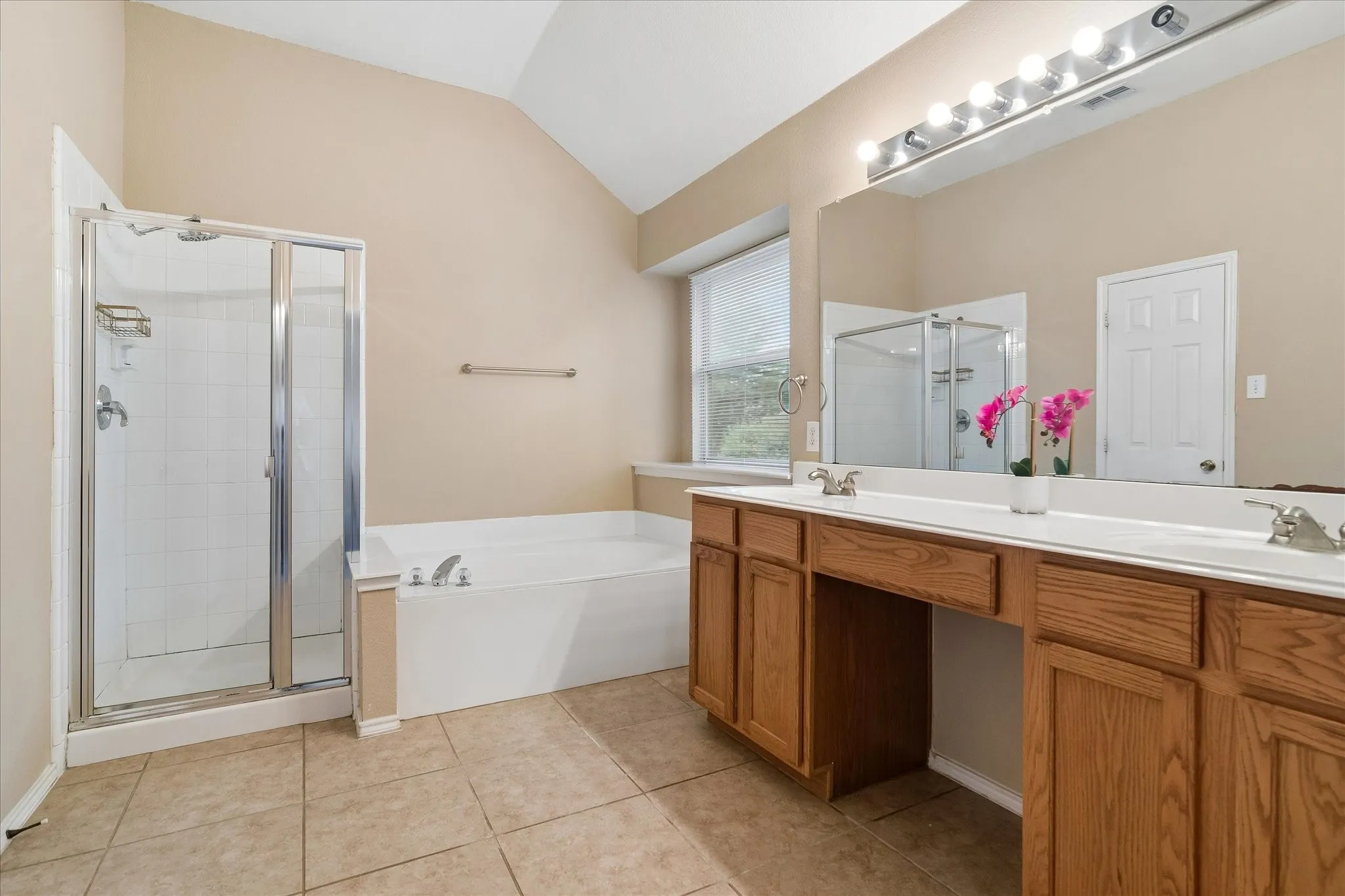 Single Family Residence For Rent in Collin County , 10610 Stone Falls Lane, Frisco, Texas 75035, 4 Bedroom, 2 Bathroom, 2 Garage spaces, 2,169 Sqft, built in 1998, mls#21334194, Real Estate Agent in Frisco, Homes For Rent in Collin county, Homes For Rent in Frisco, Realtor in Frisco Texas, Real Estate Brokerage Independent Realty Texas, Luminita Cordes Realtor