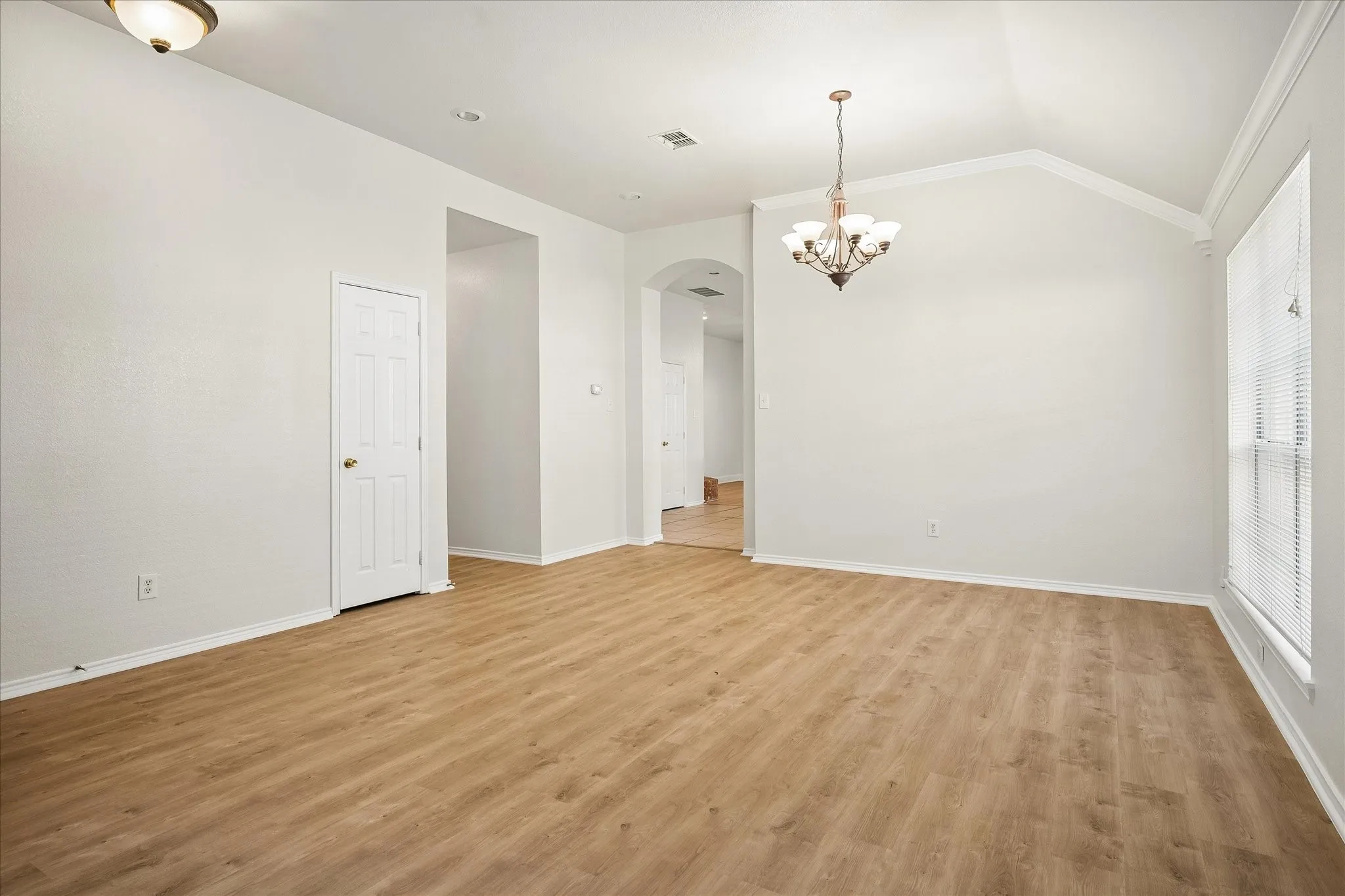Single Family Residence For Rent in Collin County , 10610 Stone Falls Lane, Frisco, Texas 75035, 4 Bedroom, 2 Bathroom, 2 Garage spaces, 2,169 Sqft, built in 1998, mls#21334194, Real Estate Agent in Frisco, Homes For Rent in Collin county, Homes For Rent in Frisco, Realtor in Frisco Texas, Real Estate Brokerage Independent Realty Texas, Luminita Cordes Realtor