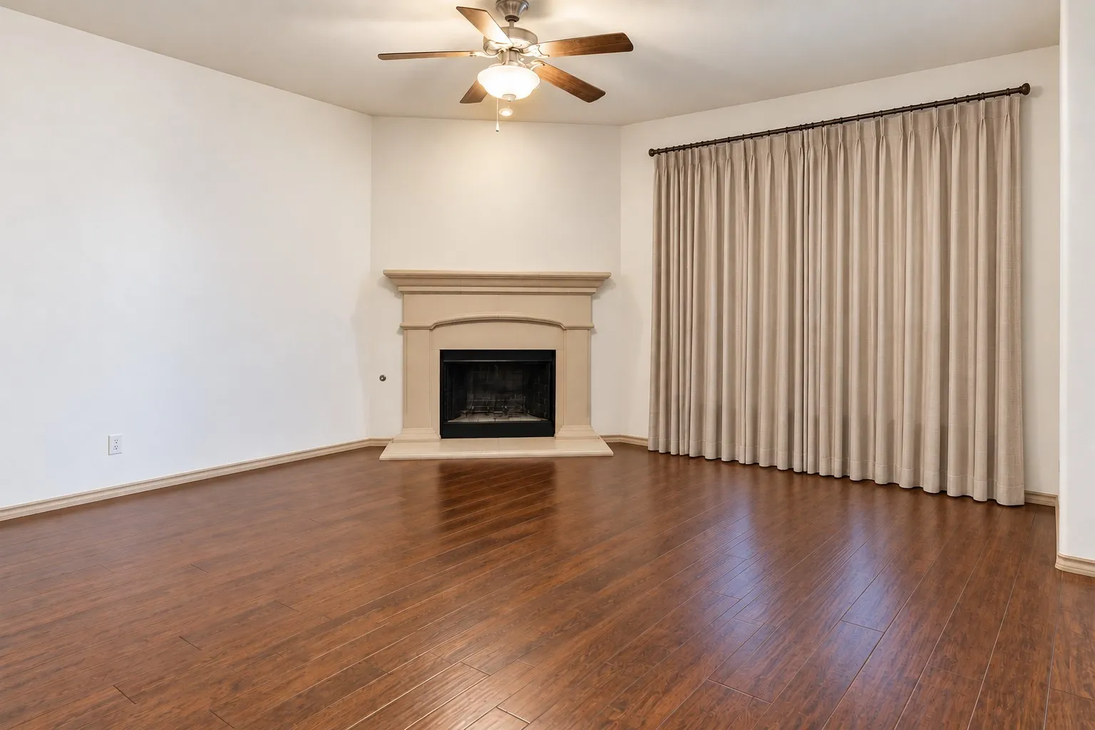 Single Family Residence For Sale in Tarrant County , 2444 Half Moon Bay Lane, Fort Worth, Texas 76177, 3 Bedroom, 2 Bathroom, 3 Garage spaces, 1,864 Sqft, built in 2014, mls#21332682, Real Estate Agent in Fort Worth, Homes For Sale in Tarrant county, Homes For Sale in Fort Worth, Realtor in Fort Worth Texas, Real Estate Brokerage Independent Realty Texas, Luminita Cordes Realtor