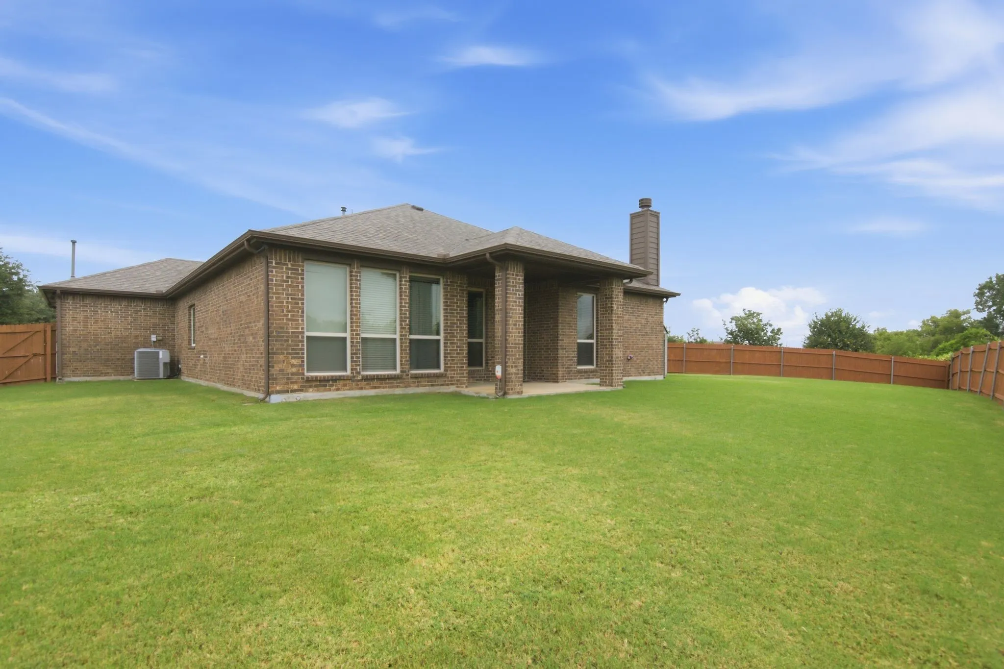 Single Family Residence For Sale in Tarrant County , 2444 Half Moon Bay Lane, Fort Worth, Texas 76177, 3 Bedroom, 2 Bathroom, 3 Garage spaces, 1,864 Sqft, built in 2014, mls#21332682, Real Estate Agent in Fort Worth, Homes For Sale in Tarrant county, Homes For Sale in Fort Worth, Realtor in Fort Worth Texas, Real Estate Brokerage Independent Realty Texas, Luminita Cordes Realtor