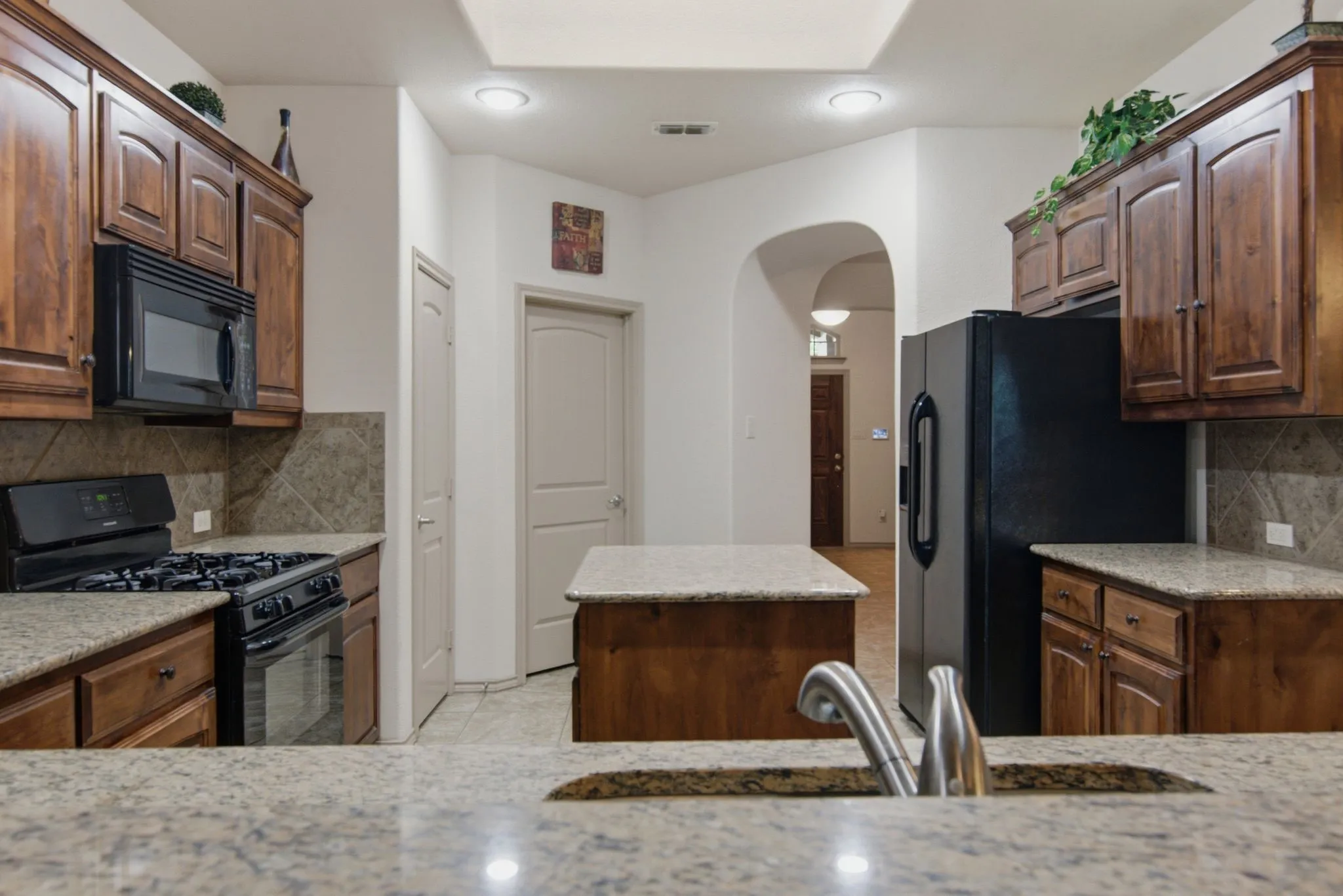 Single Family Residence For Sale in Tarrant County , 2444 Half Moon Bay Lane, Fort Worth, Texas 76177, 3 Bedroom, 2 Bathroom, 3 Garage spaces, 1,864 Sqft, built in 2014, mls#21332682, Real Estate Agent in Fort Worth, Homes For Sale in Tarrant county, Homes For Sale in Fort Worth, Realtor in Fort Worth Texas, Real Estate Brokerage Independent Realty Texas, Luminita Cordes Realtor