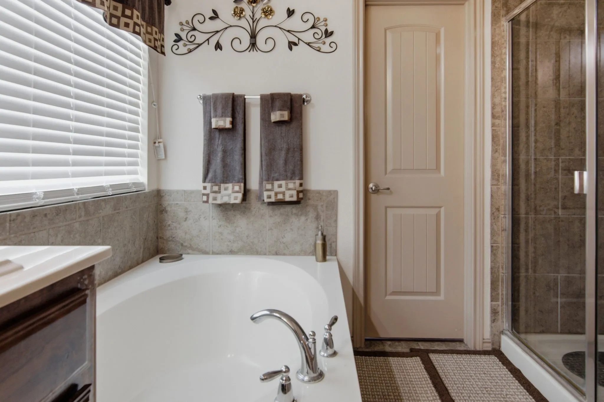 Single Family Residence For Sale in Tarrant County , 2444 Half Moon Bay Lane, Fort Worth, Texas 76177, 3 Bedroom, 2 Bathroom, 3 Garage spaces, 1,864 Sqft, built in 2014, mls#21332682, Real Estate Agent in Fort Worth, Homes For Sale in Tarrant county, Homes For Sale in Fort Worth, Realtor in Fort Worth Texas, Real Estate Brokerage Independent Realty Texas, Luminita Cordes Realtor