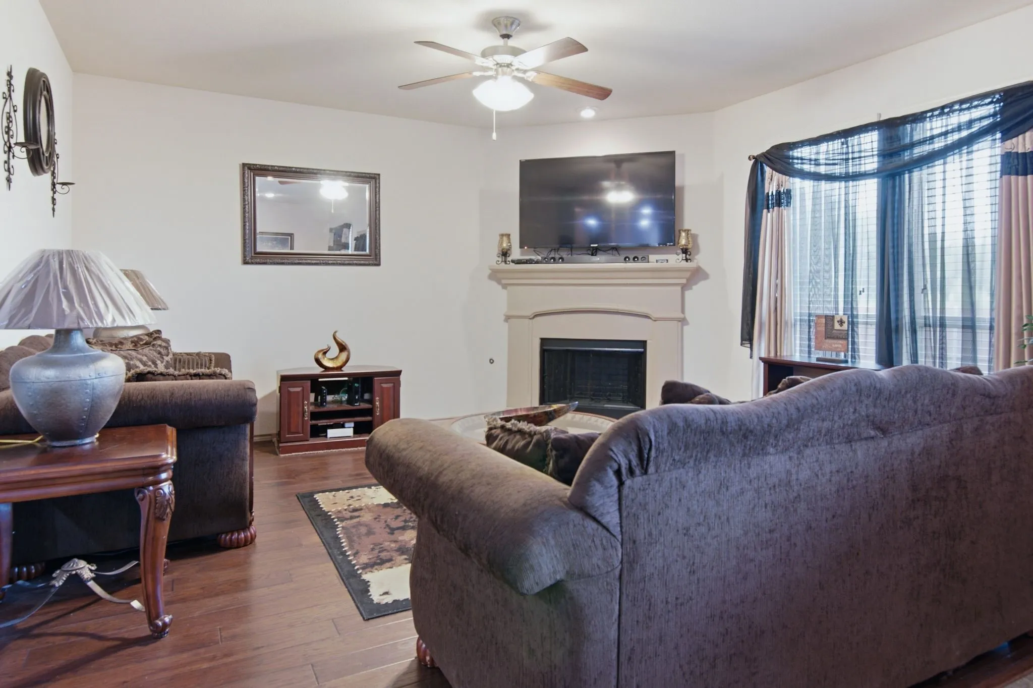 Single Family Residence For Sale in Tarrant County , 2444 Half Moon Bay Lane, Fort Worth, Texas 76177, 3 Bedroom, 2 Bathroom, 3 Garage spaces, 1,864 Sqft, built in 2014, mls#21332682, Real Estate Agent in Fort Worth, Homes For Sale in Tarrant county, Homes For Sale in Fort Worth, Realtor in Fort Worth Texas, Real Estate Brokerage Independent Realty Texas, Luminita Cordes Realtor