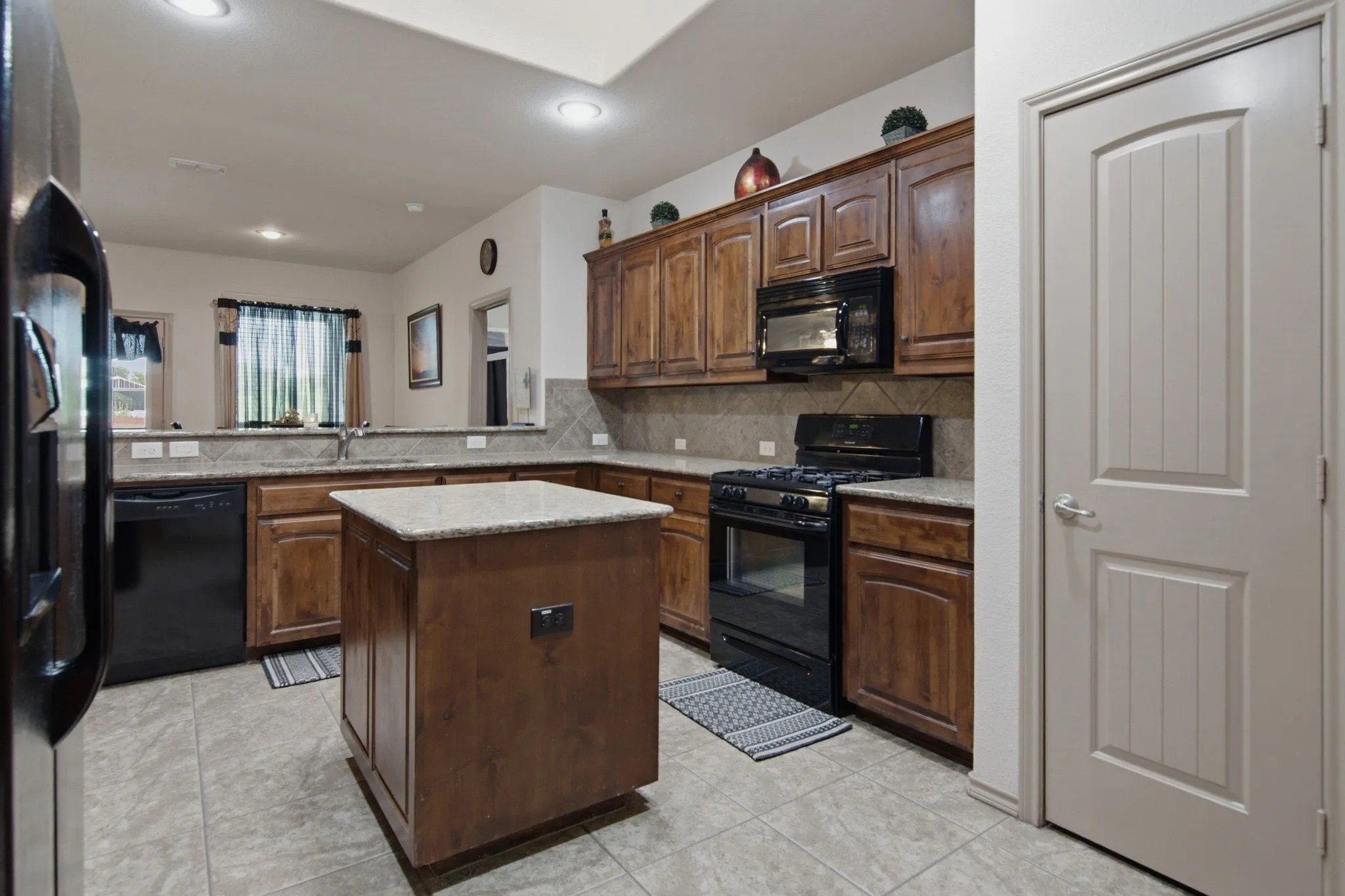 Single Family Residence For Sale in Tarrant County , 2444 Half Moon Bay Lane, Fort Worth, Texas 76177, 3 Bedroom, 2 Bathroom, 3 Garage spaces, 1,864 Sqft, built in 2014, mls#21332682, Real Estate Agent in Fort Worth, Homes For Sale in Tarrant county, Homes For Sale in Fort Worth, Realtor in Fort Worth Texas, Real Estate Brokerage Independent Realty Texas, Luminita Cordes Realtor
