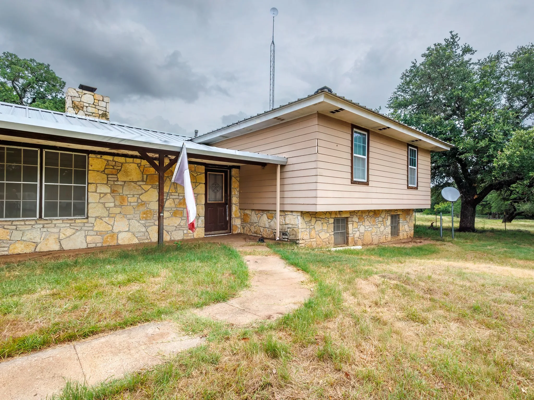 Farm For Sale in Erath County , 301 County Road 214, Hico, Texas 76457, 3 Bedroom, 3 Bathroom, Garage spaces, 2,952 Sqft, built in 1990, mls#21334200, Real Estate Agent in Hico, Homes For Sale in Erath county, Homes For Sale in Hico, Realtor in Hico Texas, Real Estate Brokerage Independent Realty Texas, Luminita Cordes Realtor