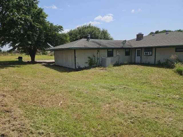 Single Family Residence For Sale in Collin County , 4057 County Road 599, Farmersville, Texas 75442, 4 Bedroom, 3 Bathroom, Garage spaces, 2,057 Sqft, built in 1983, mls#21334234, Real Estate Agent in Farmersville, Homes For Sale in Collin county, Homes For Sale in Farmersville, Realtor in Farmersville Texas, Real Estate Brokerage Independent Realty Texas, Luminita Cordes Realtor