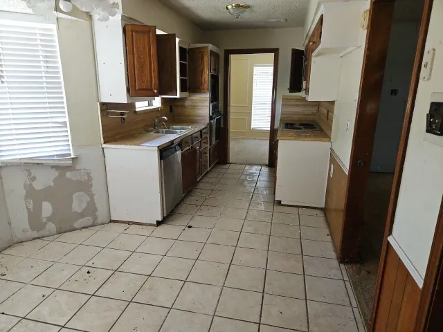 Single Family Residence For Sale in Collin County , 4057 County Road 599, Farmersville, Texas 75442, 4 Bedroom, 3 Bathroom, Garage spaces, 2,057 Sqft, built in 1983, mls#21334234, Real Estate Agent in Farmersville, Homes For Sale in Collin county, Homes For Sale in Farmersville, Realtor in Farmersville Texas, Real Estate Brokerage Independent Realty Texas, Luminita Cordes Realtor
