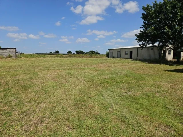 Single Family Residence For Sale in Collin County , 4057 County Road 599, Farmersville, Texas 75442, 4 Bedroom, 3 Bathroom, Garage spaces, 2,057 Sqft, built in 1983, mls#21334234, Real Estate Agent in Farmersville, Homes For Sale in Collin county, Homes For Sale in Farmersville, Realtor in Farmersville Texas, Real Estate Brokerage Independent Realty Texas, Luminita Cordes Realtor