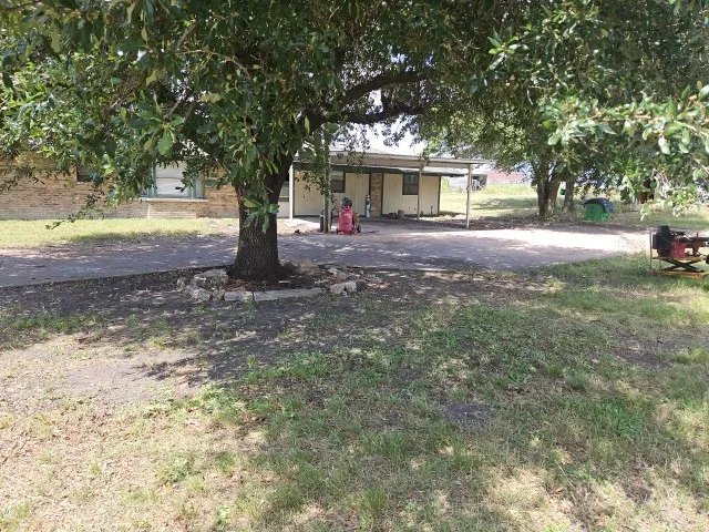 Single Family Residence For Sale in Collin County , 4057 County Road 599, Farmersville, Texas 75442, 4 Bedroom, 3 Bathroom, Garage spaces, 2,057 Sqft, built in 1983, mls#21334234, Real Estate Agent in Farmersville, Homes For Sale in Collin county, Homes For Sale in Farmersville, Realtor in Farmersville Texas, Real Estate Brokerage Independent Realty Texas, Luminita Cordes Realtor