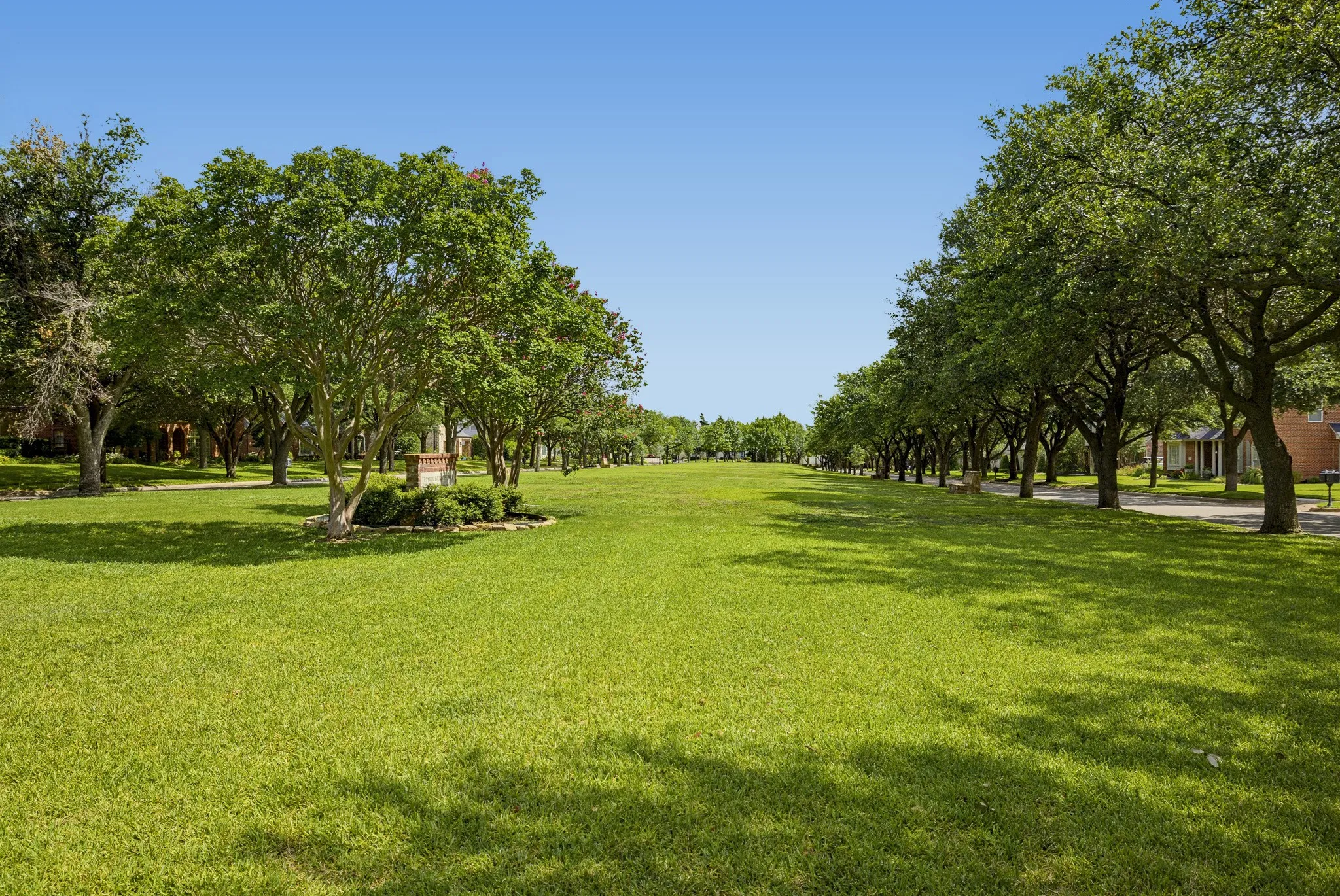 Single Family Residence For Sale in Tarrant County , 6665 Trinity Heights Boulevard, Fort Worth, Texas 76132, 4 Bedroom, 6 Bathroom, 7 Garage spaces, 9,270 Sqft, built in 1999, mls#21330665, Real Estate Agent in Fort Worth, Homes For Sale in Tarrant county, Homes For Sale in Fort Worth, Realtor in Fort Worth Texas, Real Estate Brokerage Independent Realty Texas, Luminita Cordes Realtor
