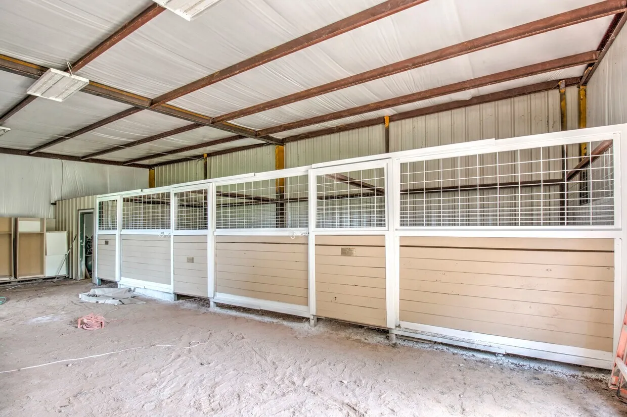 Single Family Residence For Sale in Grayson County , 516 Stark Lane, Sherman, Texas 75090, 4 Bedroom, 3 Bathroom, 2 Garage spaces, 2,820 Sqft, built in 1980, mls#21331959, Real Estate Agent in Sherman, Homes For Sale in Grayson county, Homes For Sale in Sherman, Realtor in Sherman Texas, Real Estate Brokerage Independent Realty Texas, Luminita Cordes Realtor