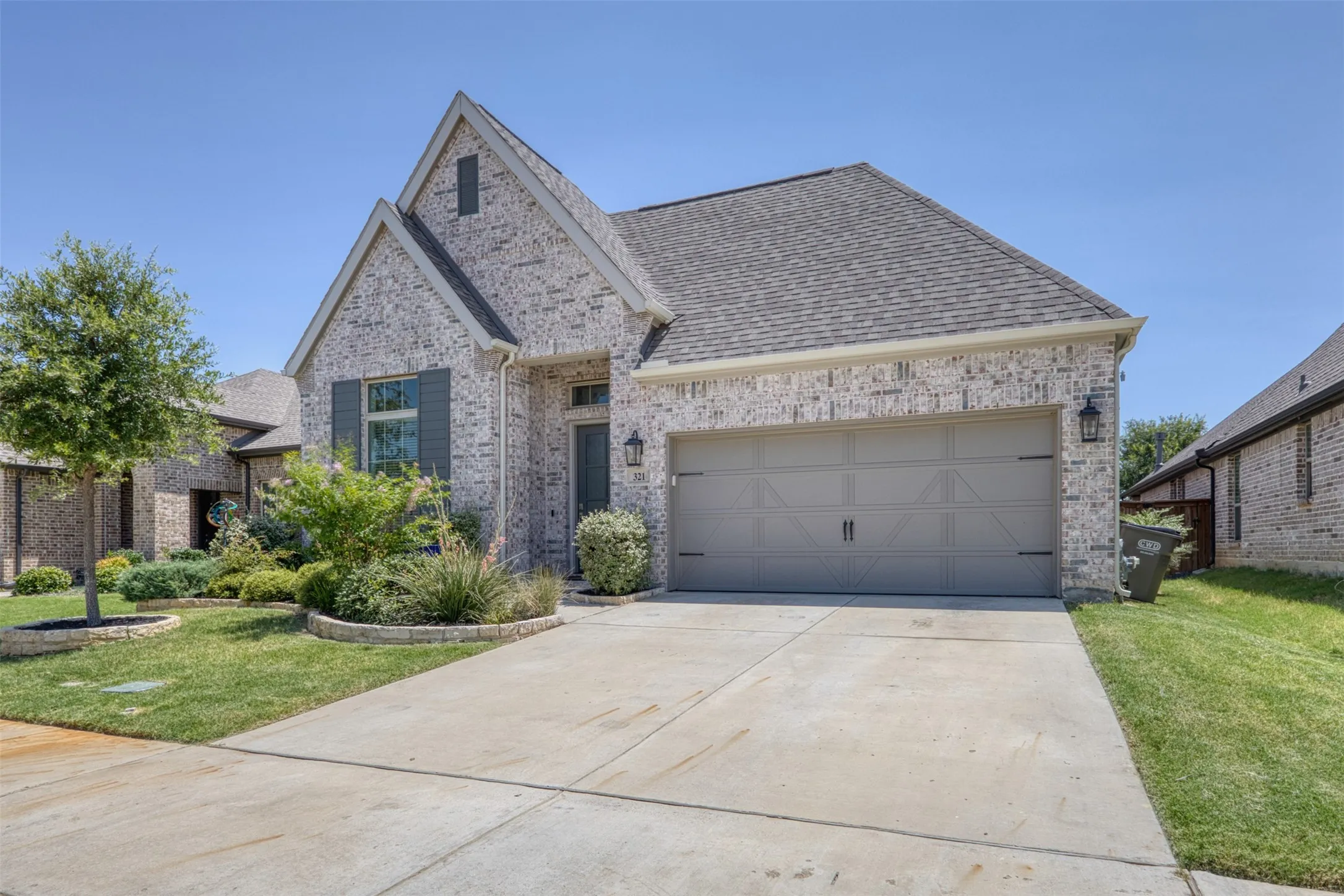 Single Family Residence For Sale in Denton County , 321 Foxthorne Way, Little Elm, Texas 75068, 4 Bedroom, 3 Bathroom, 2 Garage spaces, 2,511 Sqft, built in 2020, mls#21326562, Real Estate Agent in Little Elm, Homes For Sale in Denton county, Homes For Sale in Little Elm, Realtor in Little Elm Texas, Real Estate Brokerage Independent Realty Texas, Luminita Cordes Realtor