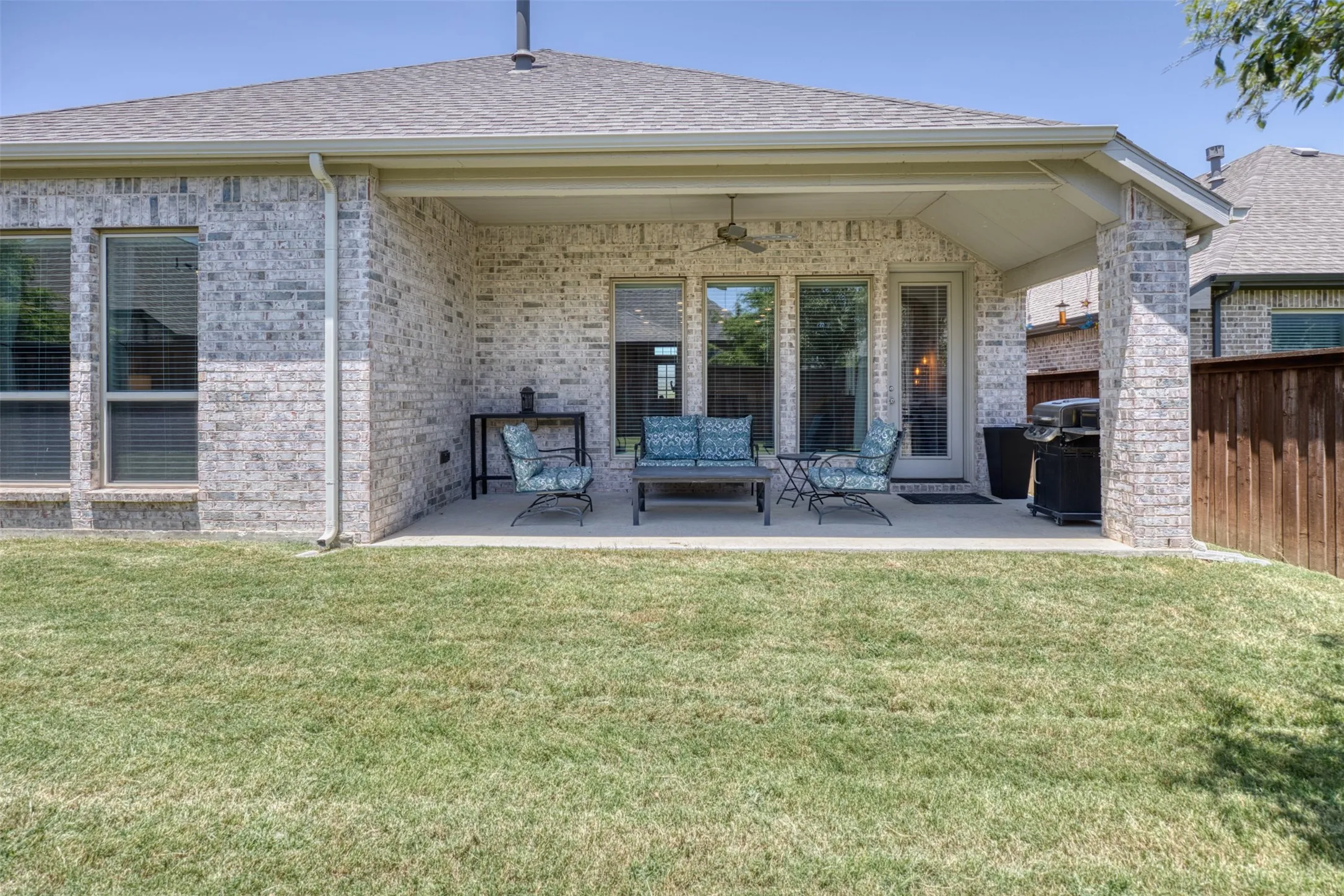 Single Family Residence For Sale in Denton County , 321 Foxthorne Way, Little Elm, Texas 75068, 4 Bedroom, 3 Bathroom, 2 Garage spaces, 2,511 Sqft, built in 2020, mls#21326562, Real Estate Agent in Little Elm, Homes For Sale in Denton county, Homes For Sale in Little Elm, Realtor in Little Elm Texas, Real Estate Brokerage Independent Realty Texas, Luminita Cordes Realtor