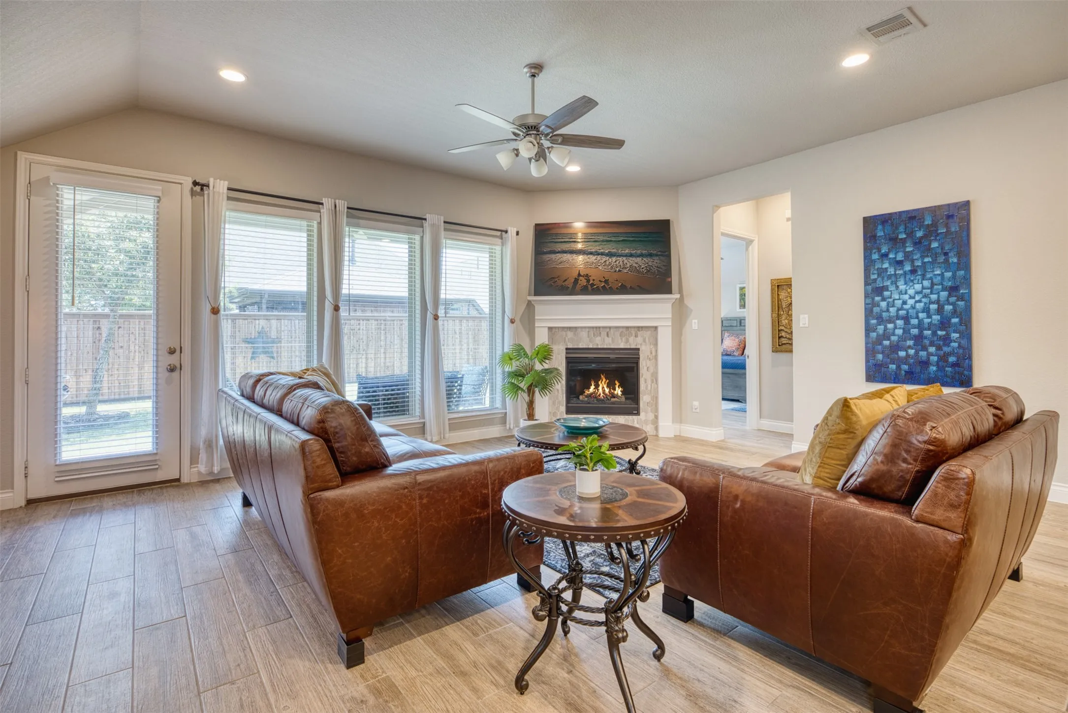 Single Family Residence For Sale in Denton County , 321 Foxthorne Way, Little Elm, Texas 75068, 4 Bedroom, 3 Bathroom, 2 Garage spaces, 2,511 Sqft, built in 2020, mls#21326562, Real Estate Agent in Little Elm, Homes For Sale in Denton county, Homes For Sale in Little Elm, Realtor in Little Elm Texas, Real Estate Brokerage Independent Realty Texas, Luminita Cordes Realtor