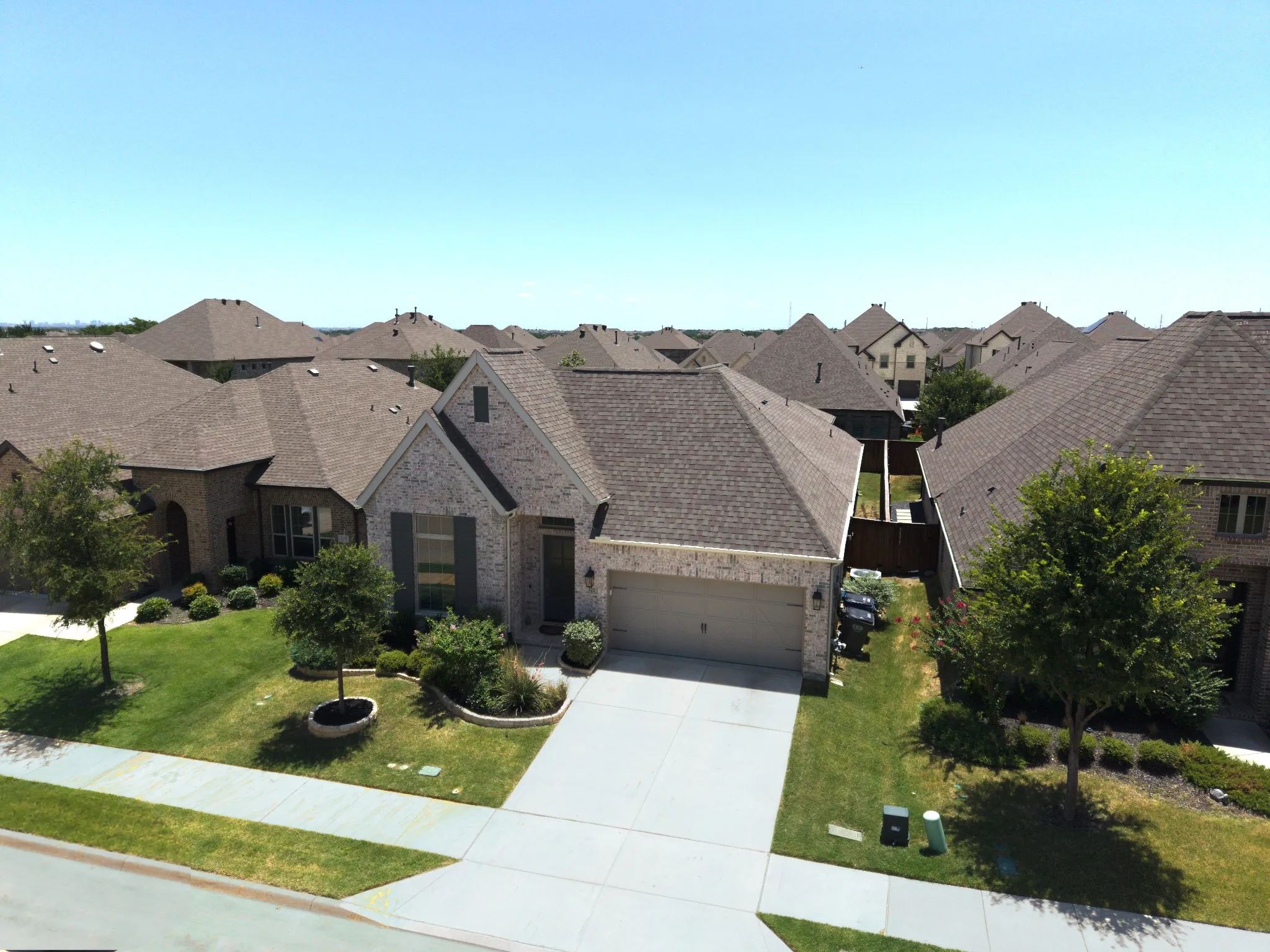 Single Family Residence For Sale in Denton County , 321 Foxthorne Way, Little Elm, Texas 75068, 4 Bedroom, 3 Bathroom, 2 Garage spaces, 2,511 Sqft, built in 2020, mls#21326562, Real Estate Agent in Little Elm, Homes For Sale in Denton county, Homes For Sale in Little Elm, Realtor in Little Elm Texas, Real Estate Brokerage Independent Realty Texas, Luminita Cordes Realtor