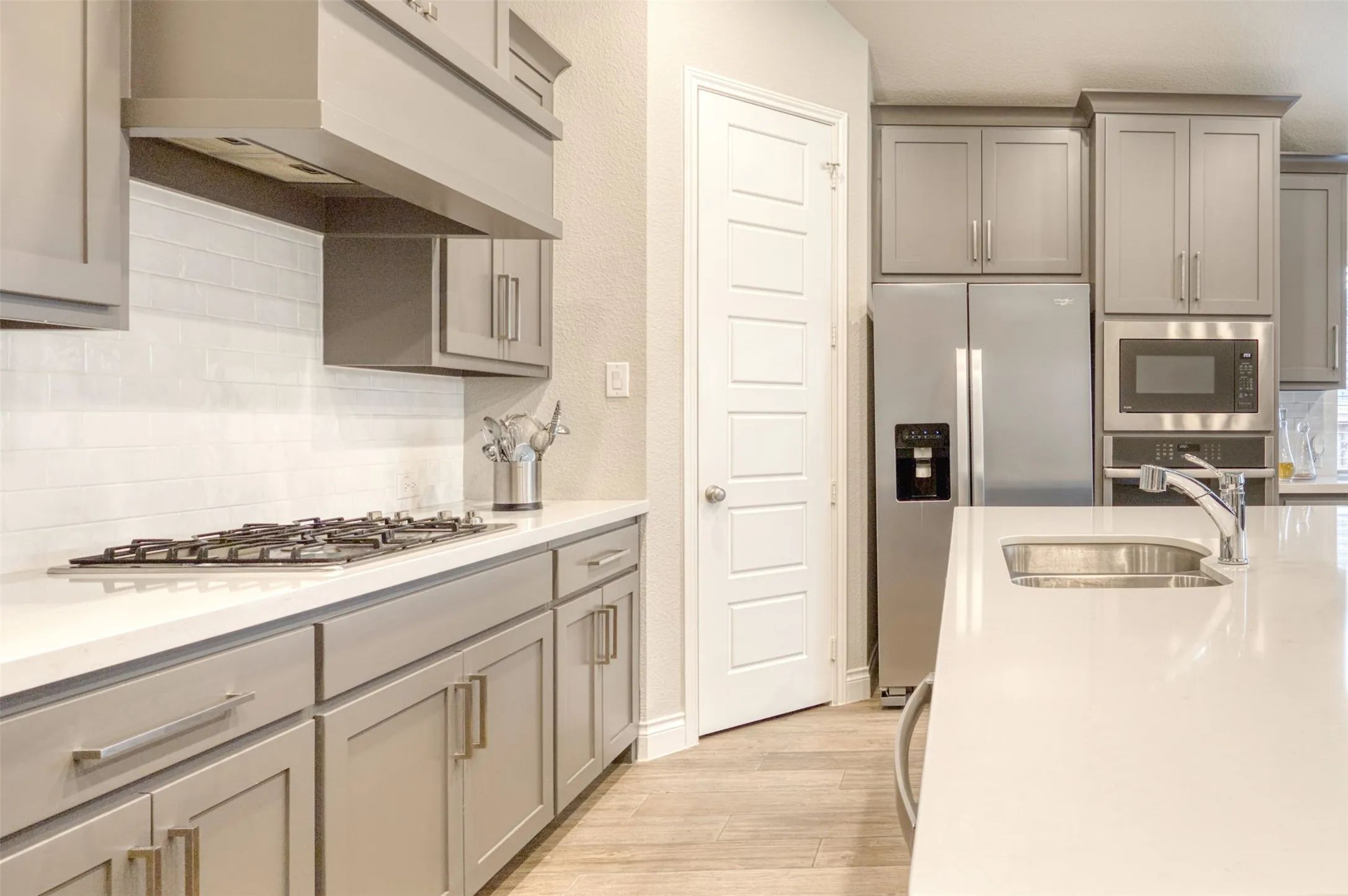 Single Family Residence For Sale in Denton County , 321 Foxthorne Way, Little Elm, Texas 75068, 4 Bedroom, 3 Bathroom, 2 Garage spaces, 2,511 Sqft, built in 2020, mls#21326562, Real Estate Agent in Little Elm, Homes For Sale in Denton county, Homes For Sale in Little Elm, Realtor in Little Elm Texas, Real Estate Brokerage Independent Realty Texas, Luminita Cordes Realtor