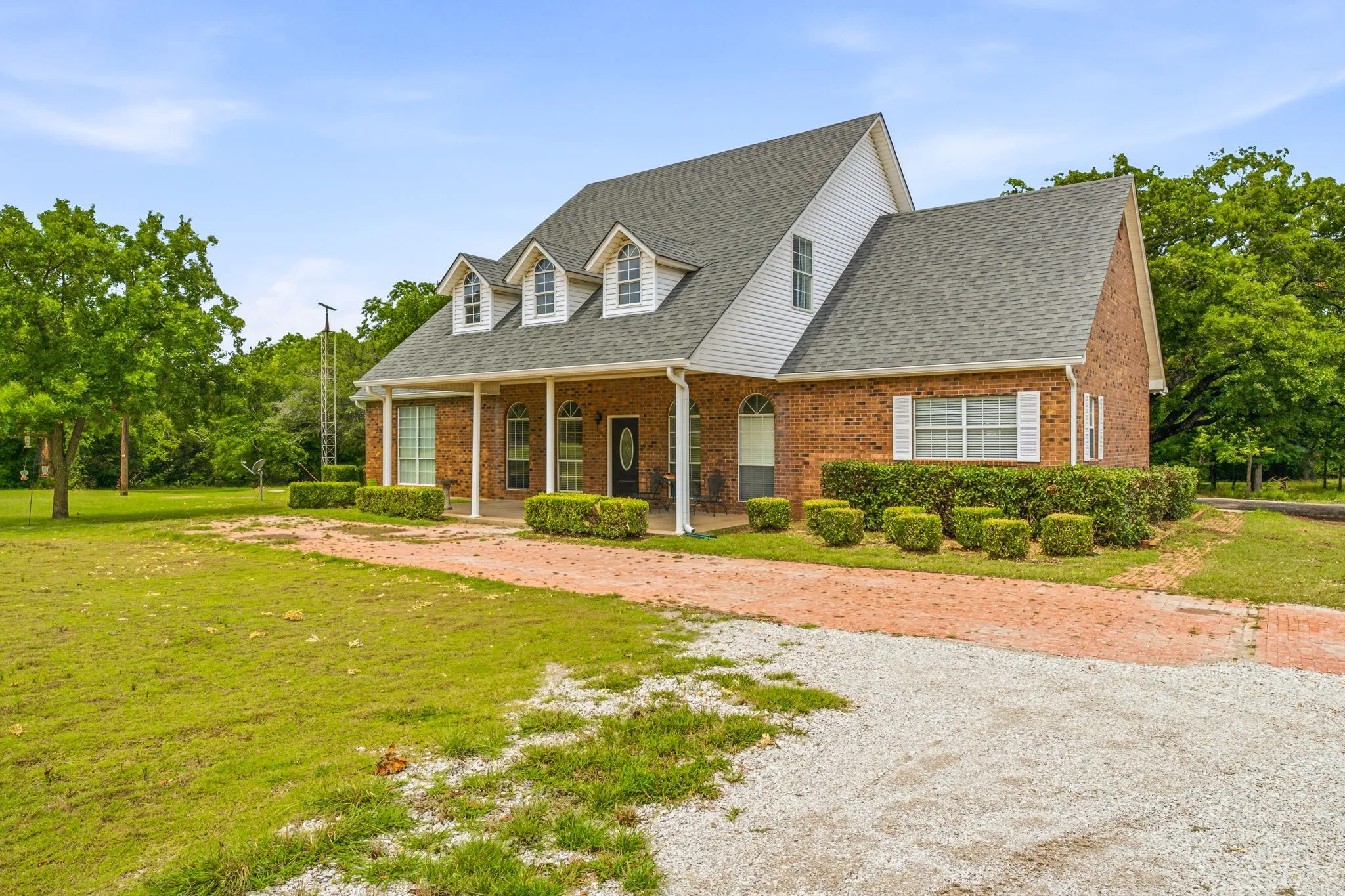 Single Family Residence For Sale in Erath County , 7835 N US Highway 377, Stephenville, Texas 76401, 4 Bedroom, 2 Bathroom, Garage spaces, 2,384 Sqft, built in 1994, mls#21334206, Real Estate Agent in Stephenville, Homes For Sale in Erath county, Homes For Sale in Stephenville, Realtor in Stephenville Texas, Real Estate Brokerage Independent Realty Texas, Luminita Cordes Realtor