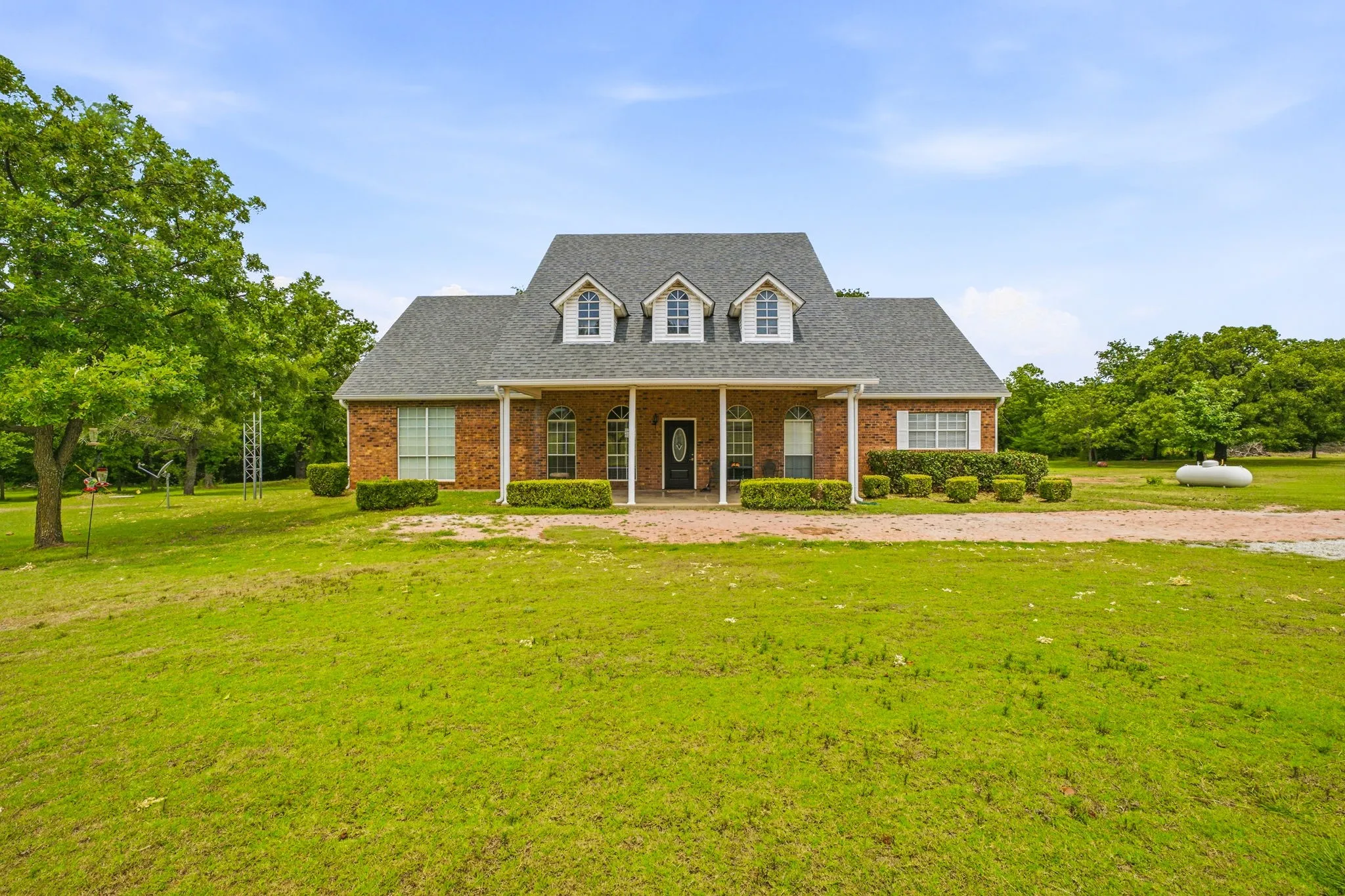Single Family Residence For Sale in Erath County , 7835 N US Highway 377, Stephenville, Texas 76401, 4 Bedroom, 2 Bathroom, Garage spaces, 2,384 Sqft, built in 1994, mls#21334206, Real Estate Agent in Stephenville, Homes For Sale in Erath county, Homes For Sale in Stephenville, Realtor in Stephenville Texas, Real Estate Brokerage Independent Realty Texas, Luminita Cordes Realtor