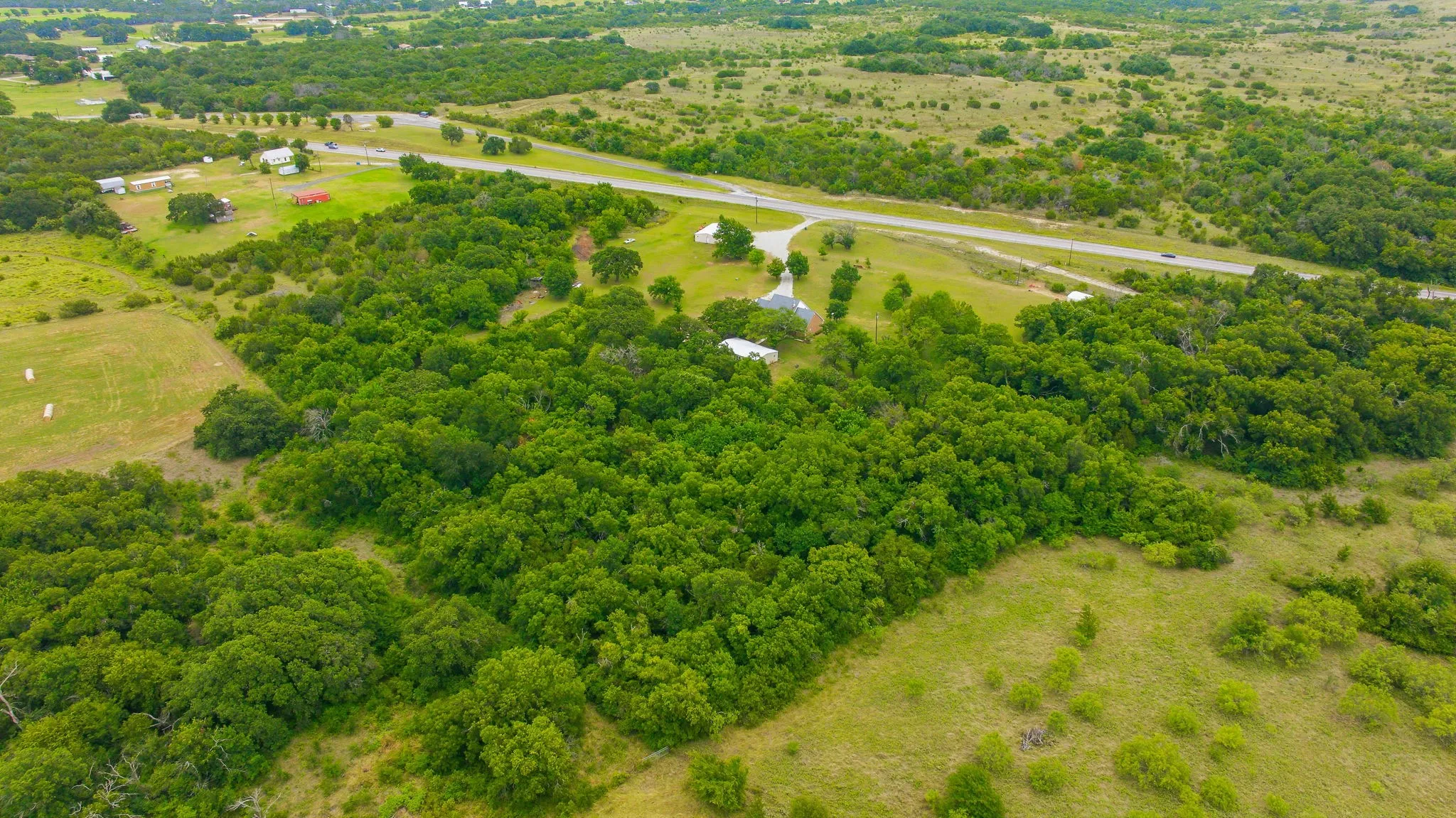 Single Family Residence For Sale in Erath County , 7835 N US Highway 377, Stephenville, Texas 76401, 4 Bedroom, 2 Bathroom, Garage spaces, 2,384 Sqft, built in 1994, mls#21334206, Real Estate Agent in Stephenville, Homes For Sale in Erath county, Homes For Sale in Stephenville, Realtor in Stephenville Texas, Real Estate Brokerage Independent Realty Texas, Luminita Cordes Realtor