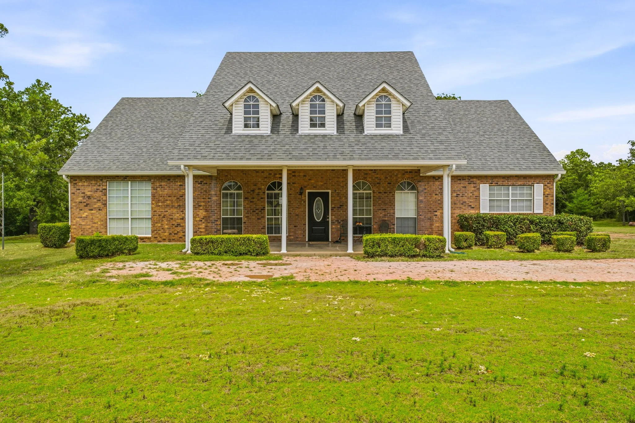 Single Family Residence For Sale in Erath County , 7835 N US Highway 377, Stephenville, Texas 76401, 4 Bedroom, 2 Bathroom, Garage spaces, 2,384 Sqft, built in 1994, mls#21334206, Real Estate Agent in Stephenville, Homes For Sale in Erath county, Homes For Sale in Stephenville, Realtor in Stephenville Texas, Real Estate Brokerage Independent Realty Texas, Luminita Cordes Realtor