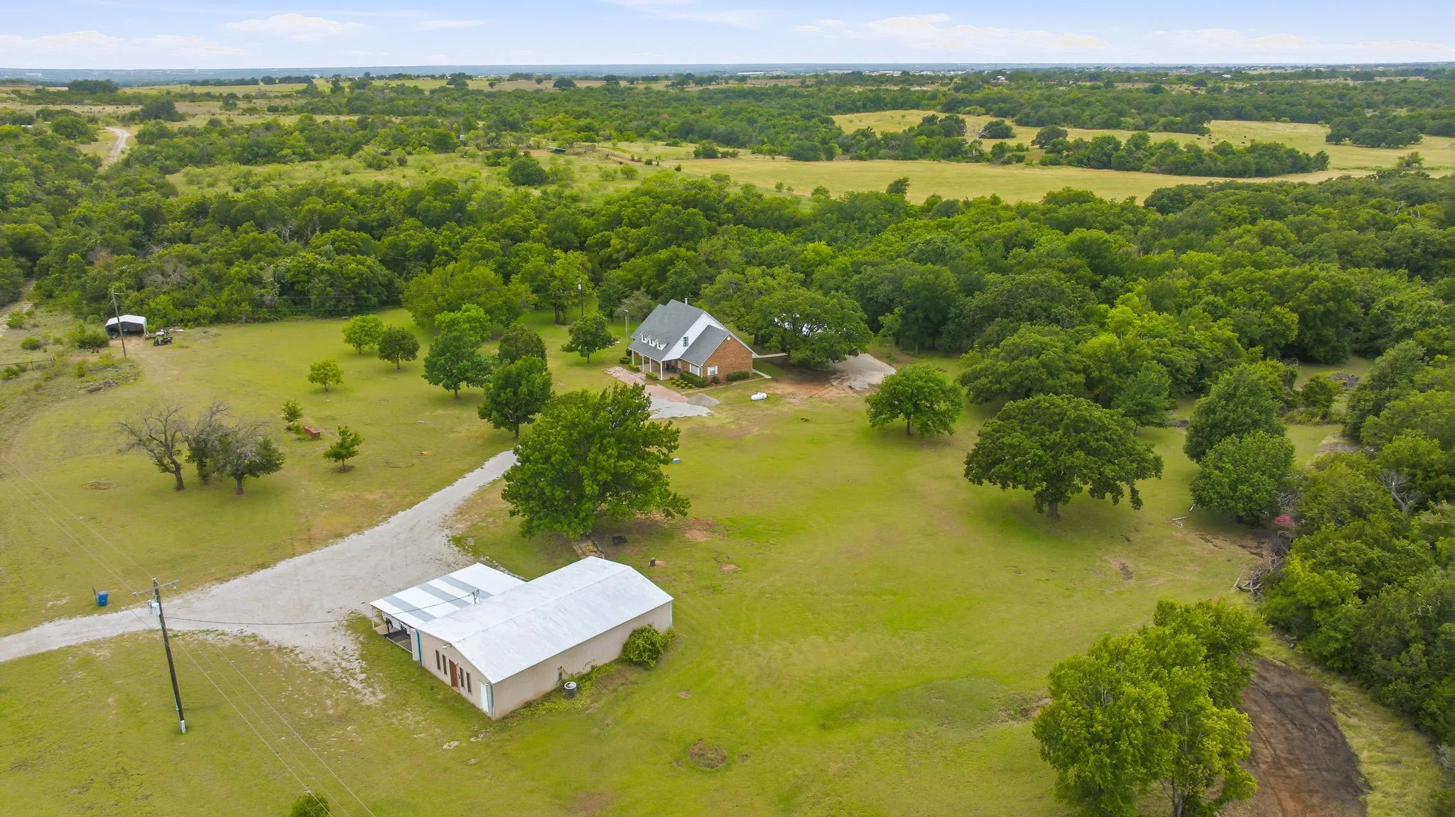 Single Family Residence For Sale in Erath County , 7835 N US Highway 377, Stephenville, Texas 76401, 4 Bedroom, 2 Bathroom, Garage spaces, 2,384 Sqft, built in 1994, mls#21334206, Real Estate Agent in Stephenville, Homes For Sale in Erath county, Homes For Sale in Stephenville, Realtor in Stephenville Texas, Real Estate Brokerage Independent Realty Texas, Luminita Cordes Realtor