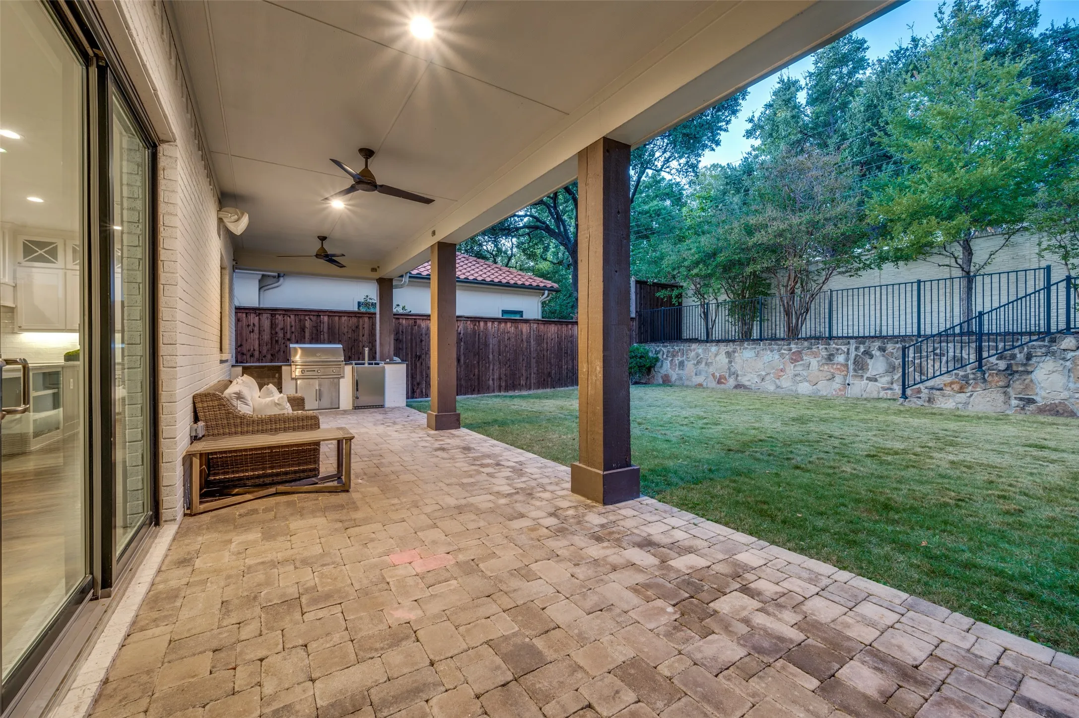 Single Family Residence For Sale in Dallas County , 6655 Avian Drive, Dallas, Texas 75230, 4 Bedroom, 6 Bathroom, 3 Garage spaces, 4,418 Sqft, built in 2017, mls#21333845, Real Estate Agent in Dallas, Homes For Sale in Dallas county, Homes For Sale in Dallas, Realtor in Dallas Texas, Real Estate Brokerage Independent Realty Texas, Luminita Cordes Realtor