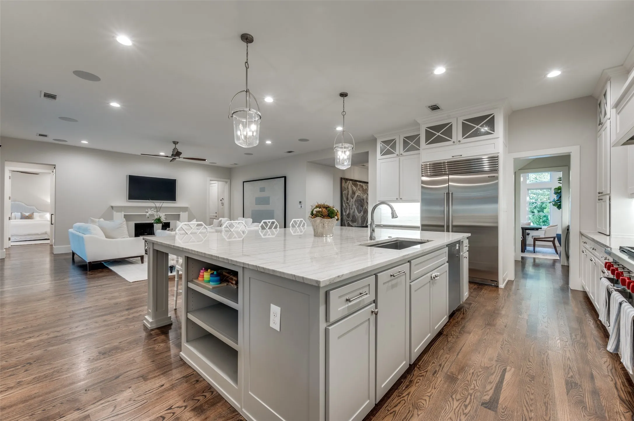 Single Family Residence For Sale in Dallas County , 6655 Avian Drive, Dallas, Texas 75230, 4 Bedroom, 6 Bathroom, 3 Garage spaces, 4,418 Sqft, built in 2017, mls#21333845, Real Estate Agent in Dallas, Homes For Sale in Dallas county, Homes For Sale in Dallas, Realtor in Dallas Texas, Real Estate Brokerage Independent Realty Texas, Luminita Cordes Realtor