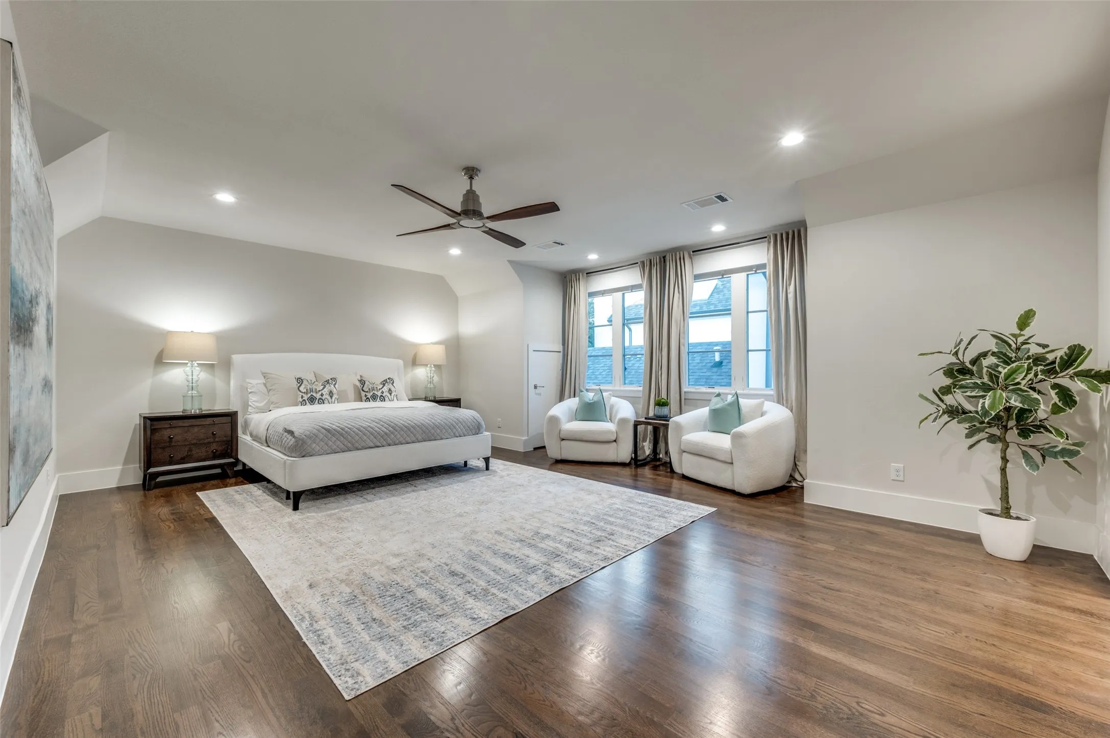 Single Family Residence For Sale in Dallas County , 6655 Avian Drive, Dallas, Texas 75230, 4 Bedroom, 6 Bathroom, 3 Garage spaces, 4,418 Sqft, built in 2017, mls#21333845, Real Estate Agent in Dallas, Homes For Sale in Dallas county, Homes For Sale in Dallas, Realtor in Dallas Texas, Real Estate Brokerage Independent Realty Texas, Luminita Cordes Realtor