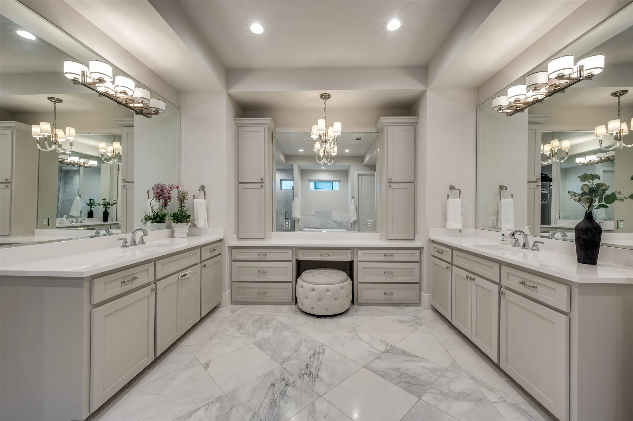 Single Family Residence For Sale in Dallas County , 6655 Avian Drive, Dallas, Texas 75230, 4 Bedroom, 6 Bathroom, 3 Garage spaces, 4,418 Sqft, built in 2017, mls#21333845, Real Estate Agent in Dallas, Homes For Sale in Dallas county, Homes For Sale in Dallas, Realtor in Dallas Texas, Real Estate Brokerage Independent Realty Texas, Luminita Cordes Realtor