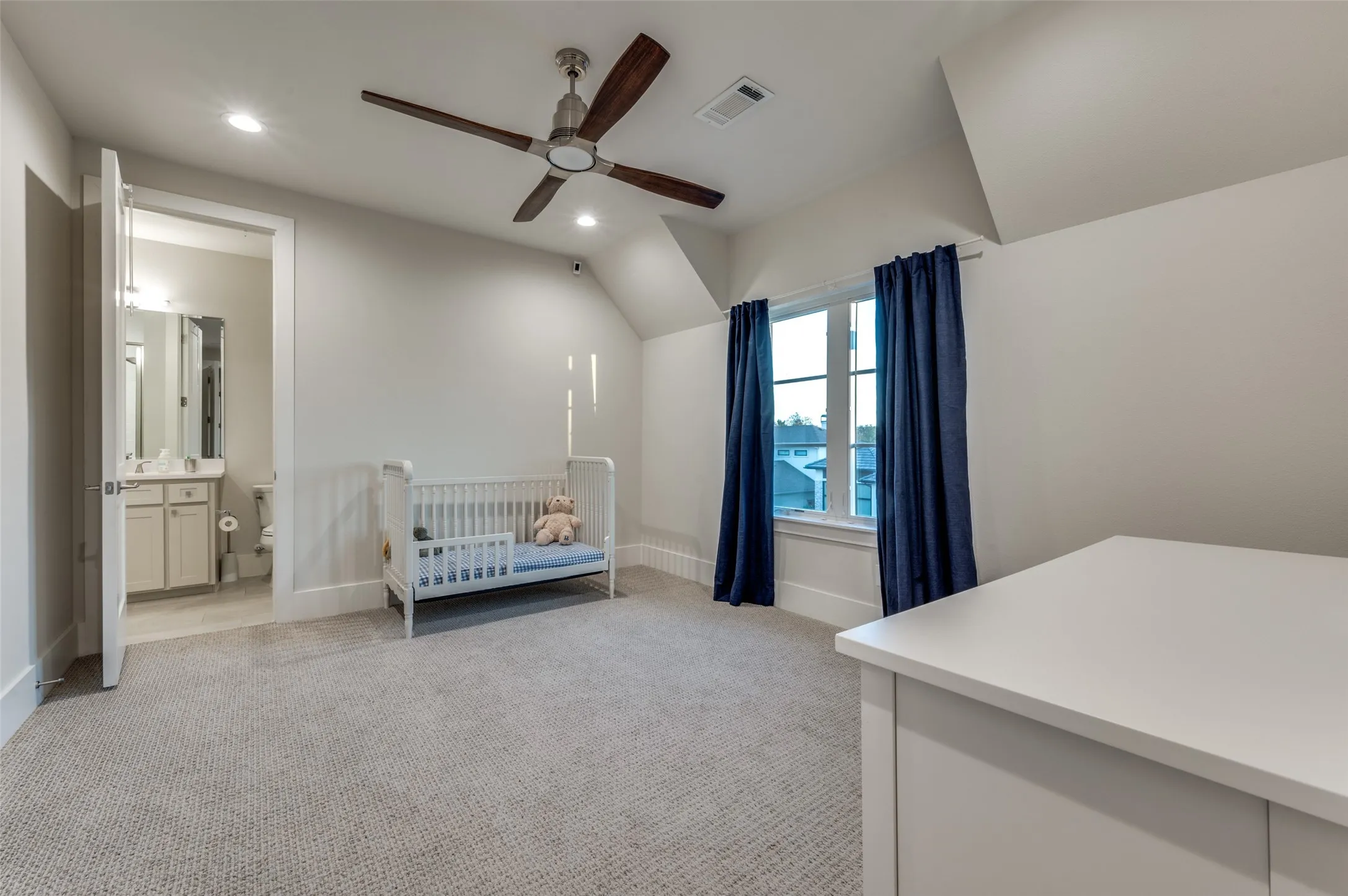 Single Family Residence For Sale in Dallas County , 6655 Avian Drive, Dallas, Texas 75230, 4 Bedroom, 6 Bathroom, 3 Garage spaces, 4,418 Sqft, built in 2017, mls#21333845, Real Estate Agent in Dallas, Homes For Sale in Dallas county, Homes For Sale in Dallas, Realtor in Dallas Texas, Real Estate Brokerage Independent Realty Texas, Luminita Cordes Realtor