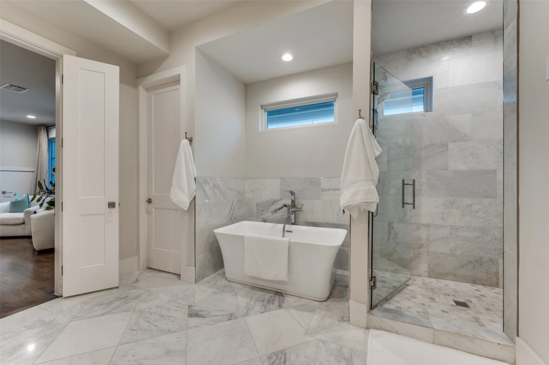 Single Family Residence For Sale in Dallas County , 6655 Avian Drive, Dallas, Texas 75230, 4 Bedroom, 6 Bathroom, 3 Garage spaces, 4,418 Sqft, built in 2017, mls#21333845, Real Estate Agent in Dallas, Homes For Sale in Dallas county, Homes For Sale in Dallas, Realtor in Dallas Texas, Real Estate Brokerage Independent Realty Texas, Luminita Cordes Realtor