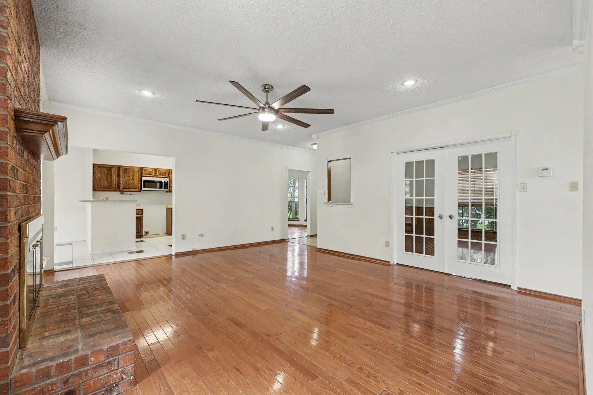 Single Family Residence For Sale in Dallas County , 1008 Primrose Street, Mesquite, Texas 75149, 3 Bedroom, 2 Bathroom, 2 Garage spaces, 1,868 Sqft, built in 1986, mls#21334115, Real Estate Agent in Mesquite, Homes For Sale in Dallas county, Homes For Sale in Mesquite, Realtor in Mesquite Texas, Real Estate Brokerage Independent Realty Texas, Luminita Cordes Realtor
