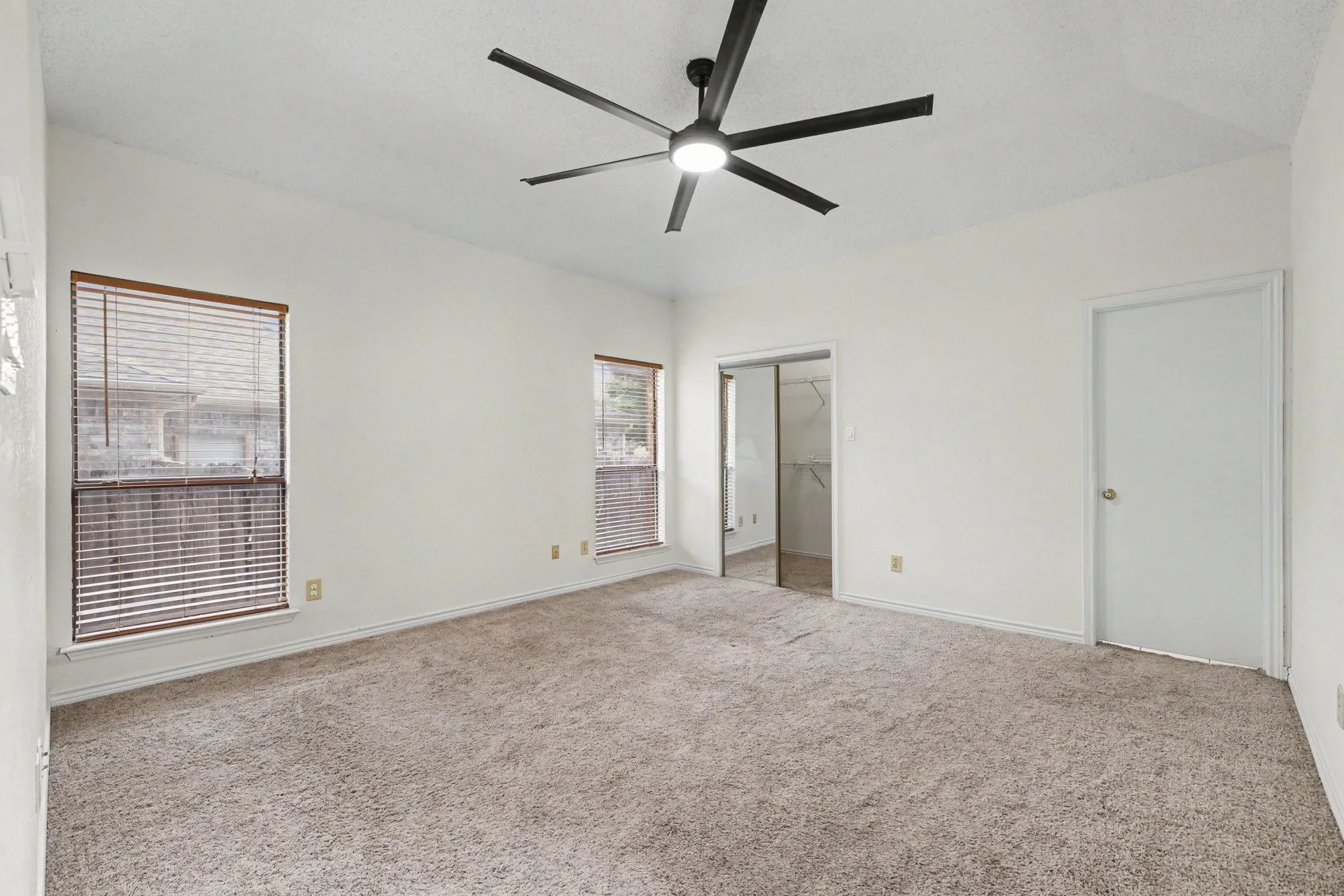 Single Family Residence For Sale in Dallas County , 1008 Primrose Street, Mesquite, Texas 75149, 3 Bedroom, 2 Bathroom, 2 Garage spaces, 1,868 Sqft, built in 1986, mls#21334115, Real Estate Agent in Mesquite, Homes For Sale in Dallas county, Homes For Sale in Mesquite, Realtor in Mesquite Texas, Real Estate Brokerage Independent Realty Texas, Luminita Cordes Realtor