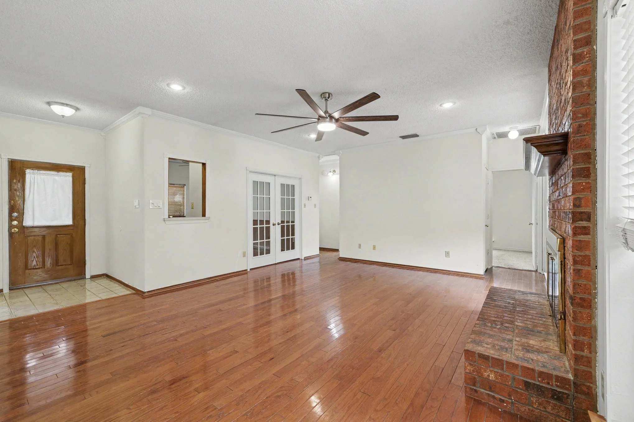 Single Family Residence For Sale in Dallas County , 1008 Primrose Street, Mesquite, Texas 75149, 3 Bedroom, 2 Bathroom, 2 Garage spaces, 1,868 Sqft, built in 1986, mls#21334115, Real Estate Agent in Mesquite, Homes For Sale in Dallas county, Homes For Sale in Mesquite, Realtor in Mesquite Texas, Real Estate Brokerage Independent Realty Texas, Luminita Cordes Realtor
