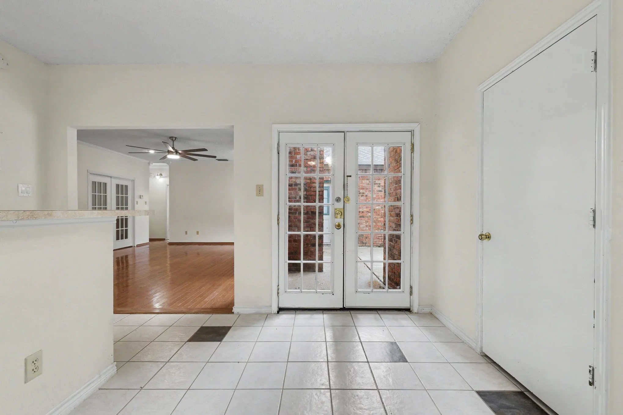 Single Family Residence For Sale in Dallas County , 1008 Primrose Street, Mesquite, Texas 75149, 3 Bedroom, 2 Bathroom, 2 Garage spaces, 1,868 Sqft, built in 1986, mls#21334115, Real Estate Agent in Mesquite, Homes For Sale in Dallas county, Homes For Sale in Mesquite, Realtor in Mesquite Texas, Real Estate Brokerage Independent Realty Texas, Luminita Cordes Realtor