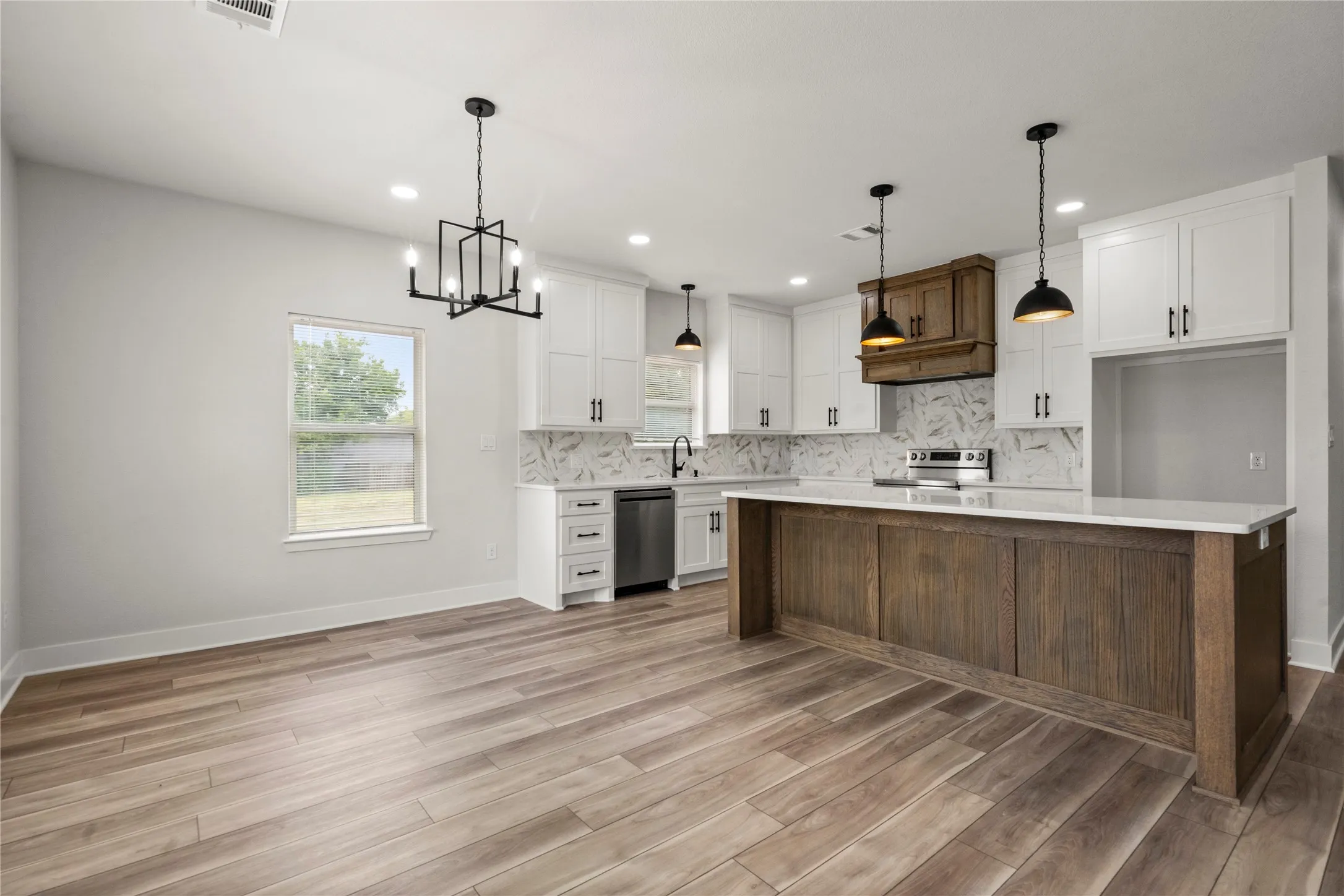 Single Family Residence For Sale in Mc Lennan County , 214 Rogers Street, Mc Gregor, Texas 76657, 3 Bedroom, 2 Bathroom, 1 Garage spaces, 1,876 Sqft, built in 2026, mls#21334240, Real Estate Agent in Mc Gregor, Homes For Sale in Mc Lennan county, Homes For Sale in Mc Gregor, Realtor in Mc Gregor Texas, Real Estate Brokerage Independent Realty Texas, Luminita Cordes Realtor