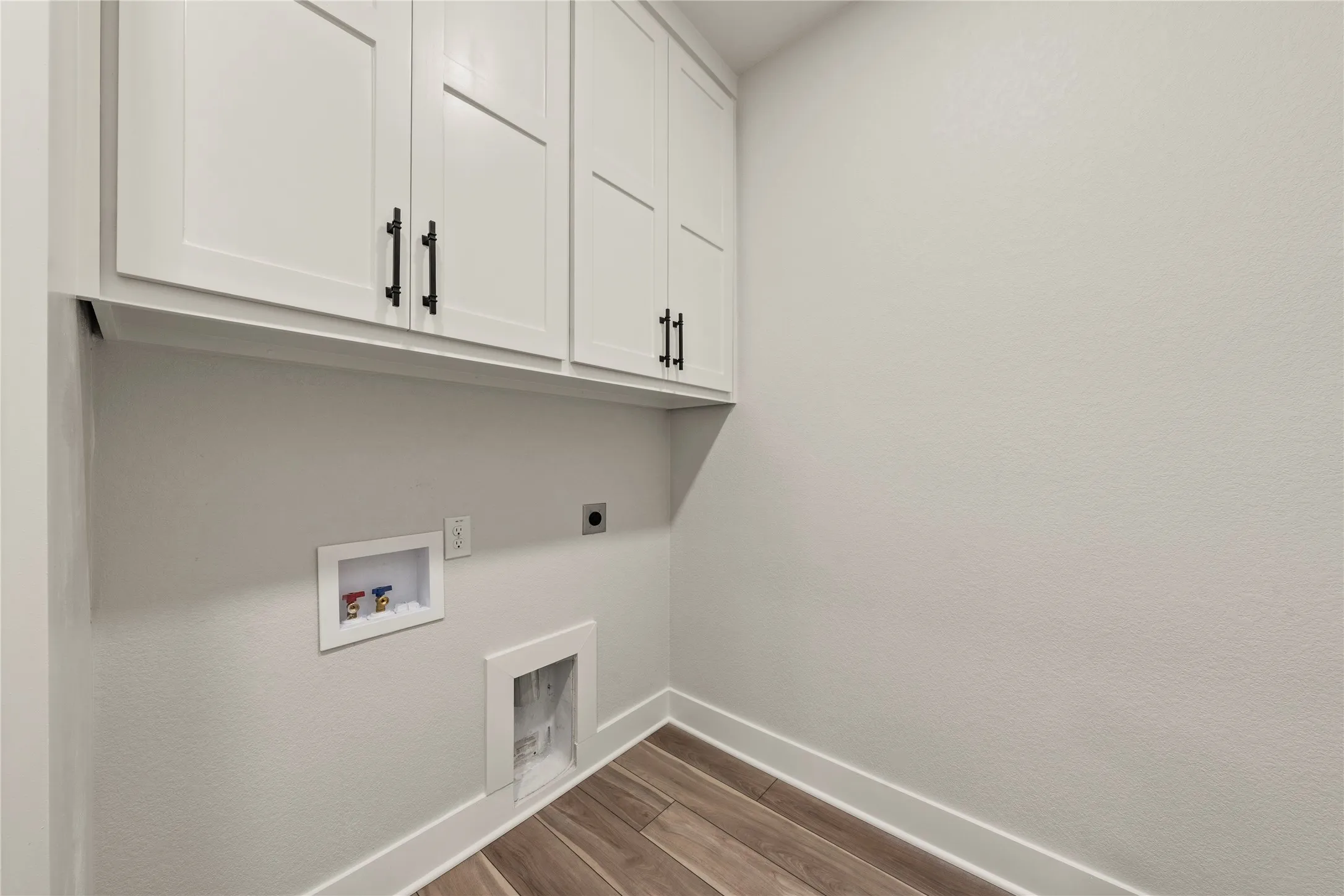 Single Family Residence For Sale in Mc Lennan County , 214 Rogers Street, Mc Gregor, Texas 76657, 3 Bedroom, 2 Bathroom, 1 Garage spaces, 1,876 Sqft, built in 2026, mls#21334240, Real Estate Agent in Mc Gregor, Homes For Sale in Mc Lennan county, Homes For Sale in Mc Gregor, Realtor in Mc Gregor Texas, Real Estate Brokerage Independent Realty Texas, Luminita Cordes Realtor