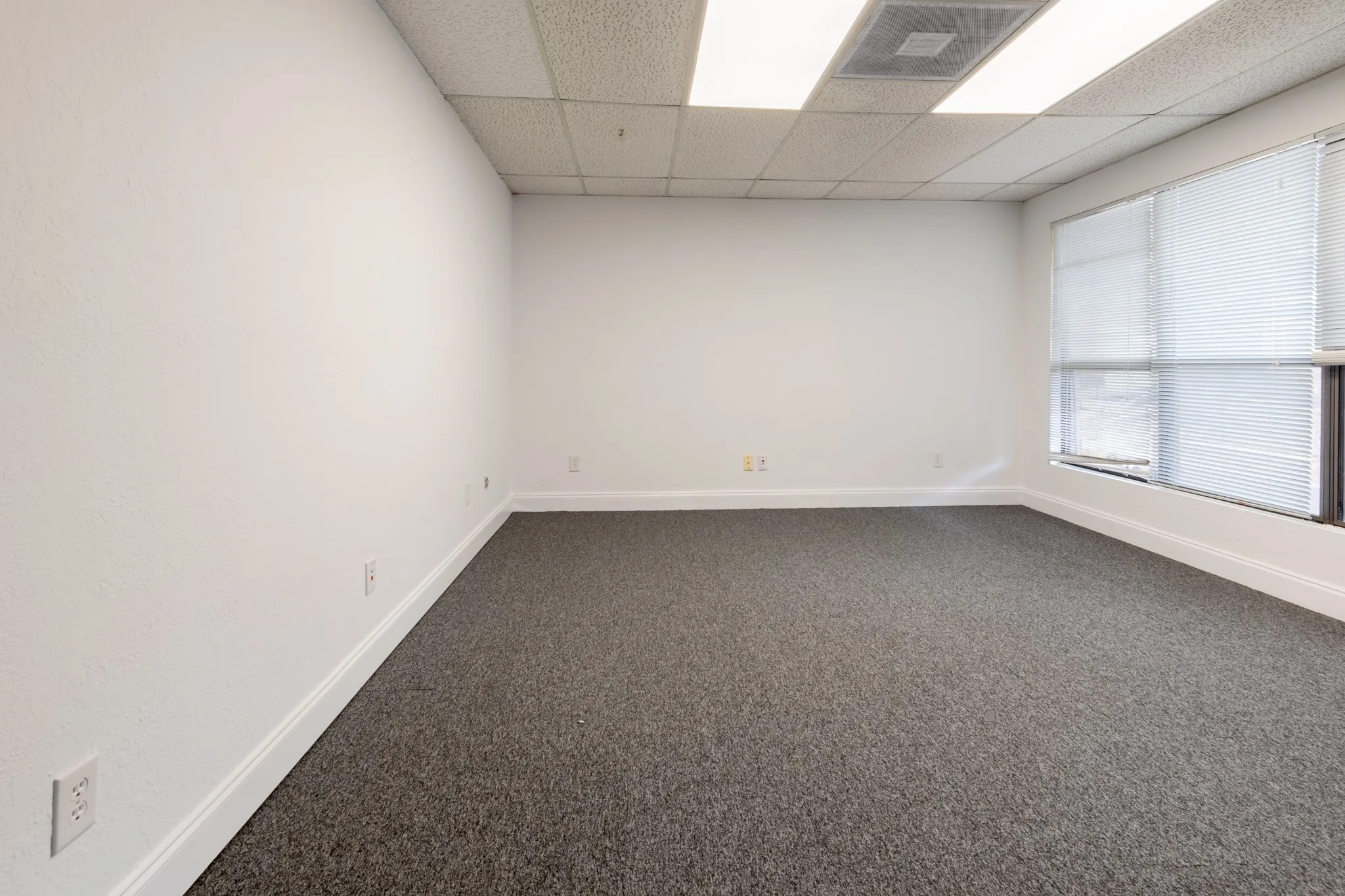 Office For Sale in Tarrant County , 736 N Fielder Road, Arlington, Texas 76012, 0, 0, Garage spaces, 0 Sqft, built in 1981, Price $1,200,000, mls#21334279, Real Estate Agent in Arlington, Homes For Sale in Tarrant county, Homes For Sale in Arlington, Realtor in Arlington Texas, Real Estate Brokerage Independent Realty Texas, Luminita Cordes Realtor