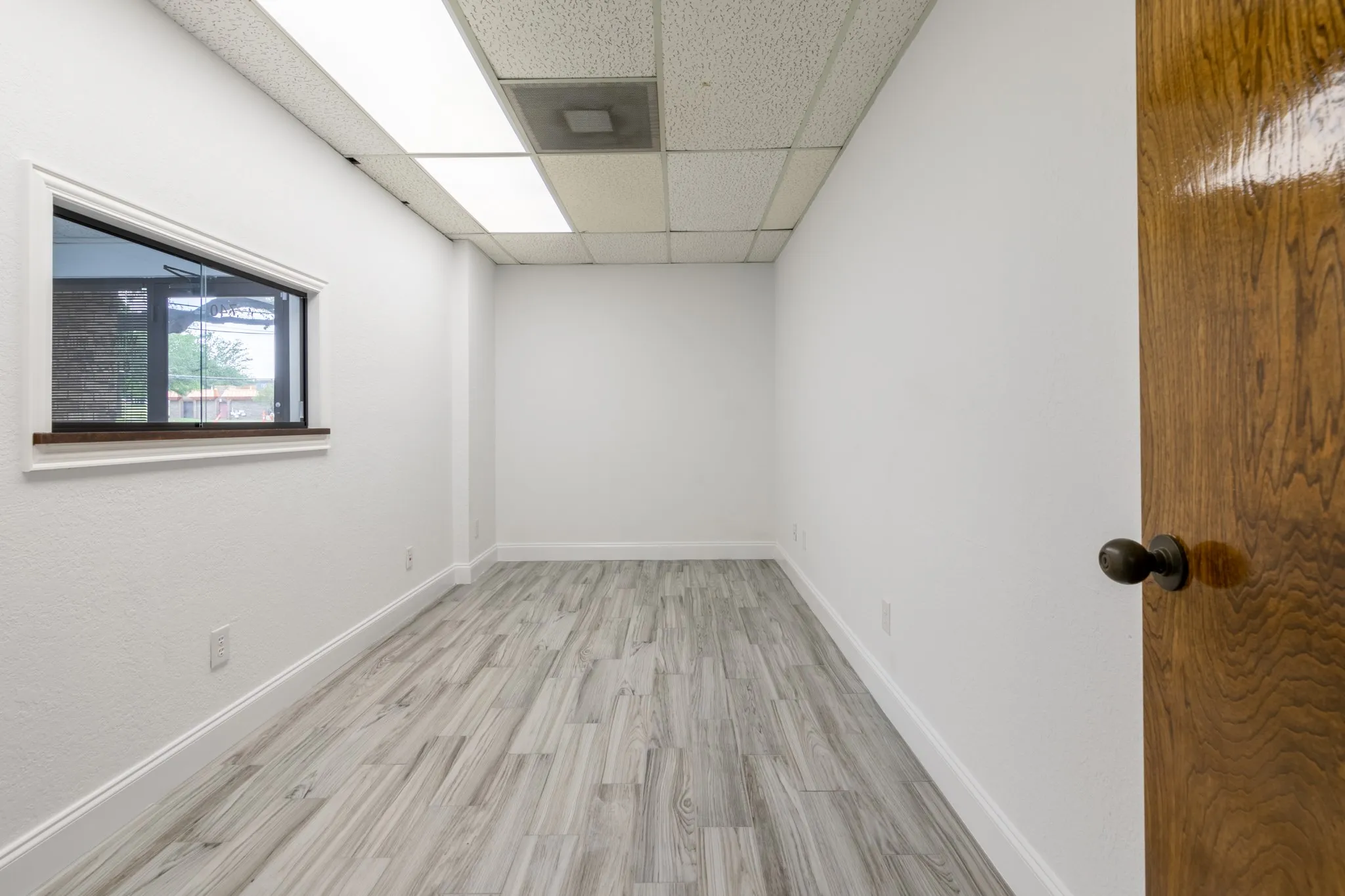 Office For Sale in Tarrant County , 736 N Fielder Road, Arlington, Texas 76012, 0, 0, Garage spaces, 0 Sqft, built in 1981, Price $1,200,000, mls#21334279, Real Estate Agent in Arlington, Homes For Sale in Tarrant county, Homes For Sale in Arlington, Realtor in Arlington Texas, Real Estate Brokerage Independent Realty Texas, Luminita Cordes Realtor