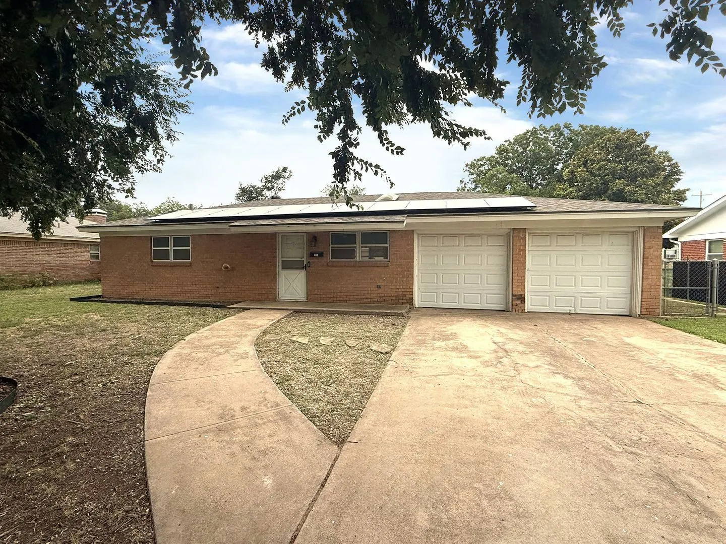 Single Family Residence For Sale in Taylor County , 3010 Grand Avenue, Abilene, Texas 79605, 3 Bedroom, 2 Bathroom, 2 Garage spaces, 1,692 Sqft, built in 1964, mls#21315914, Real Estate Agent in Abilene, Homes For Sale in Taylor county, Homes For Sale in Abilene, Realtor in Abilene Texas, Real Estate Brokerage Independent Realty Texas, Luminita Cordes Realtor