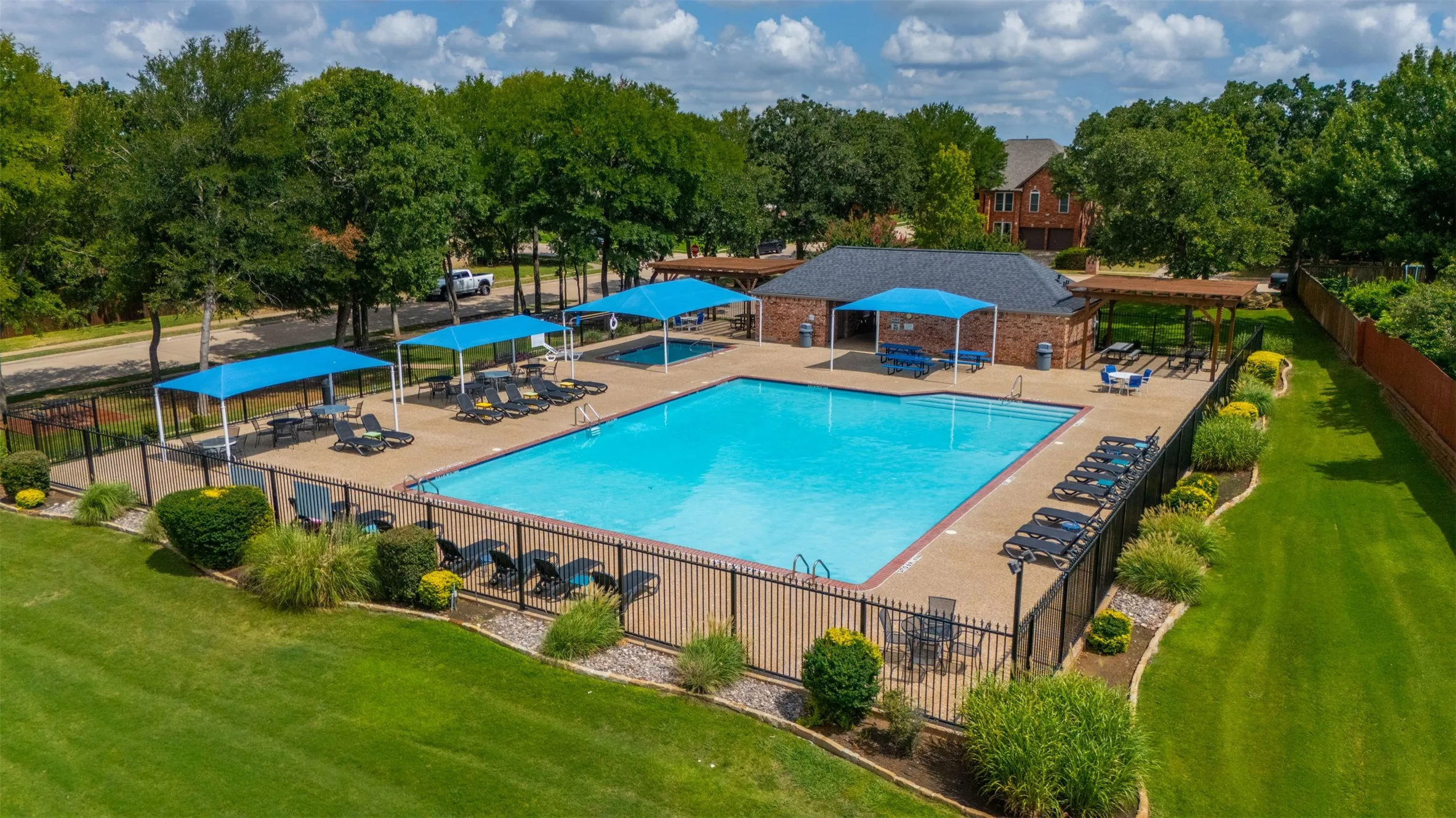 Single Family Residence For Sale in Tarrant County , 510 Dover Park Trail, Mansfield, Texas 76063, 4 Bedroom, 2 Bathroom, 2 Garage spaces, 2,057 Sqft, built in 2004, mls#21318452, Real Estate Agent in Mansfield, Homes For Sale in Tarrant county, Homes For Sale in Mansfield, Realtor in Mansfield Texas, Real Estate Brokerage Independent Realty Texas, Luminita Cordes Realtor
