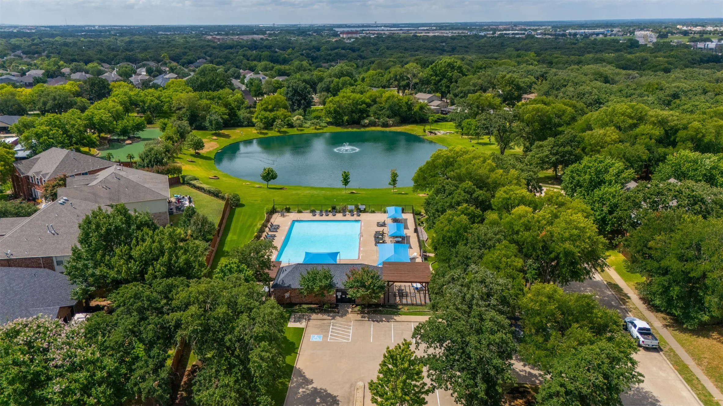 Single Family Residence For Sale in Tarrant County , 510 Dover Park Trail, Mansfield, Texas 76063, 4 Bedroom, 2 Bathroom, 2 Garage spaces, 2,057 Sqft, built in 2004, mls#21318452, Real Estate Agent in Mansfield, Homes For Sale in Tarrant county, Homes For Sale in Mansfield, Realtor in Mansfield Texas, Real Estate Brokerage Independent Realty Texas, Luminita Cordes Realtor