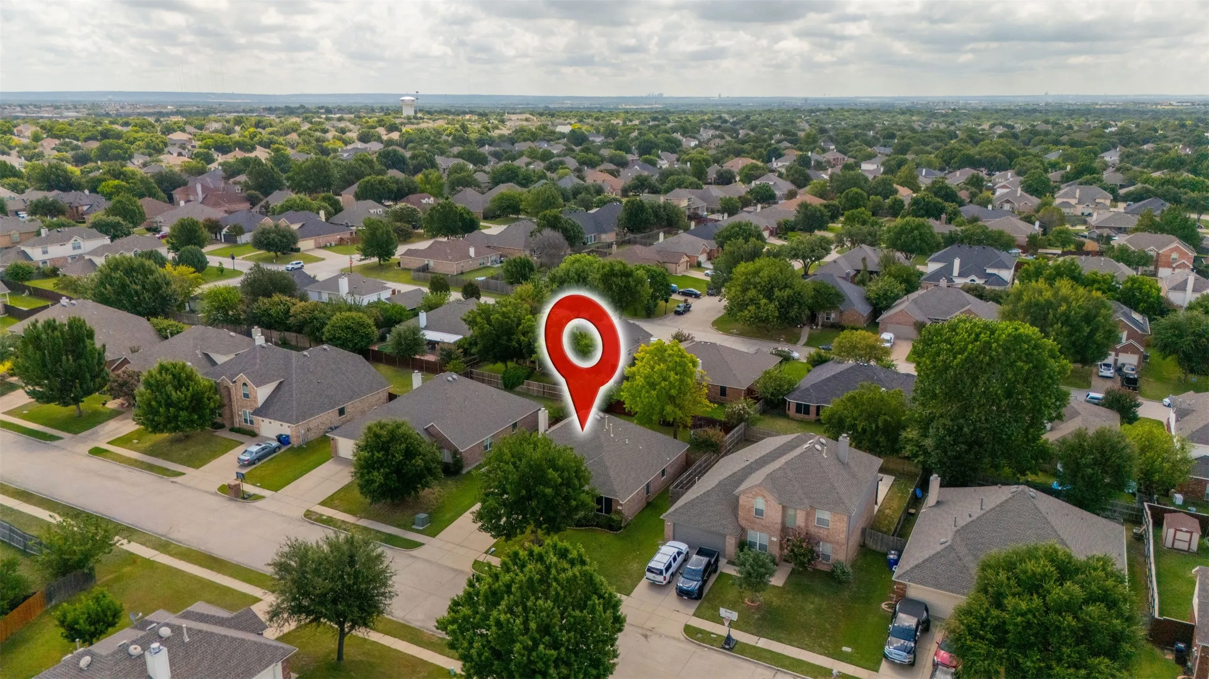 Single Family Residence For Sale in Tarrant County , 510 Dover Park Trail, Mansfield, Texas 76063, 4 Bedroom, 2 Bathroom, 2 Garage spaces, 2,057 Sqft, built in 2004, mls#21318452, Real Estate Agent in Mansfield, Homes For Sale in Tarrant county, Homes For Sale in Mansfield, Realtor in Mansfield Texas, Real Estate Brokerage Independent Realty Texas, Luminita Cordes Realtor