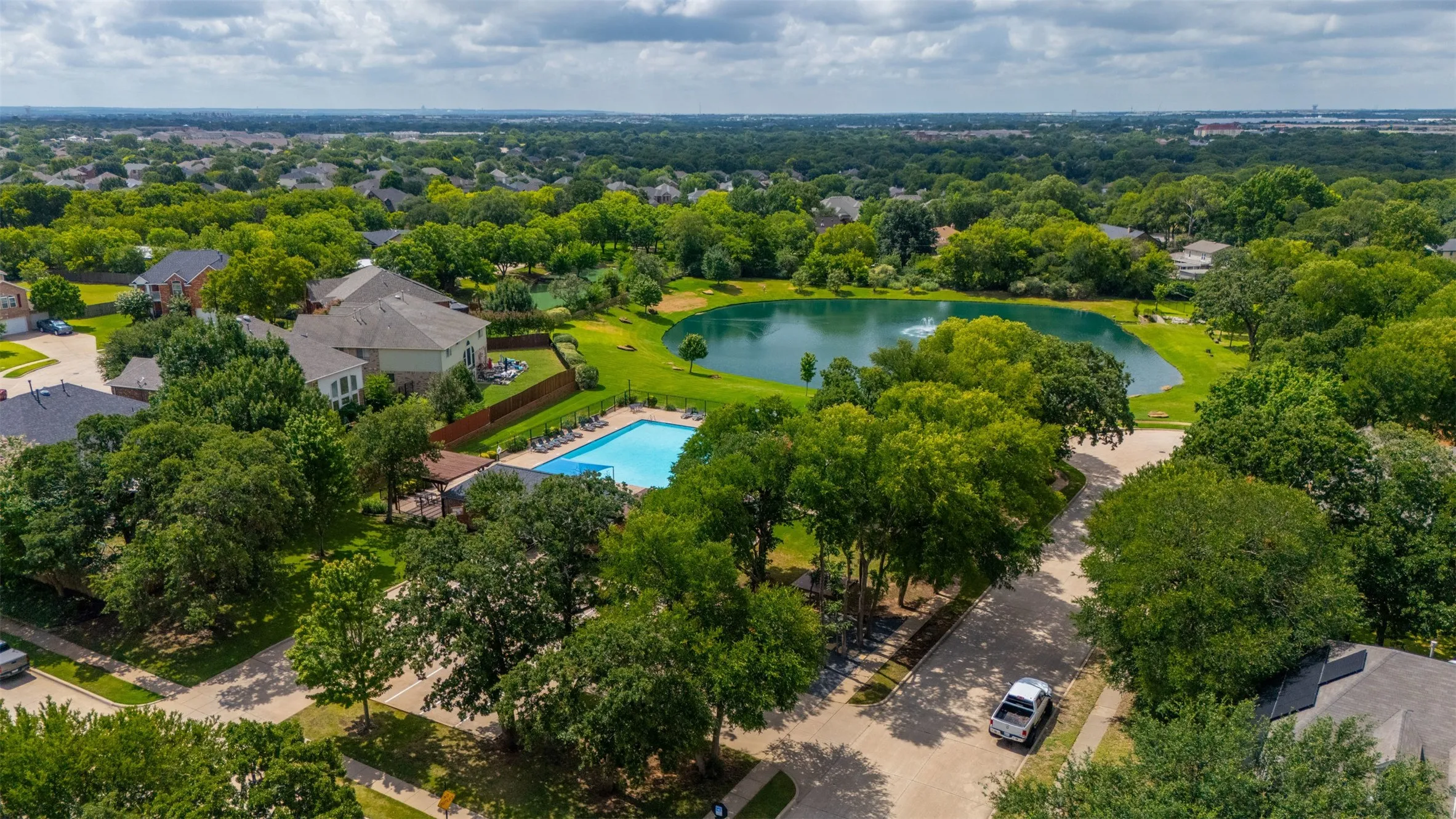 Single Family Residence For Sale in Tarrant County , 510 Dover Park Trail, Mansfield, Texas 76063, 4 Bedroom, 2 Bathroom, 2 Garage spaces, 2,057 Sqft, built in 2004, mls#21318452, Real Estate Agent in Mansfield, Homes For Sale in Tarrant county, Homes For Sale in Mansfield, Realtor in Mansfield Texas, Real Estate Brokerage Independent Realty Texas, Luminita Cordes Realtor