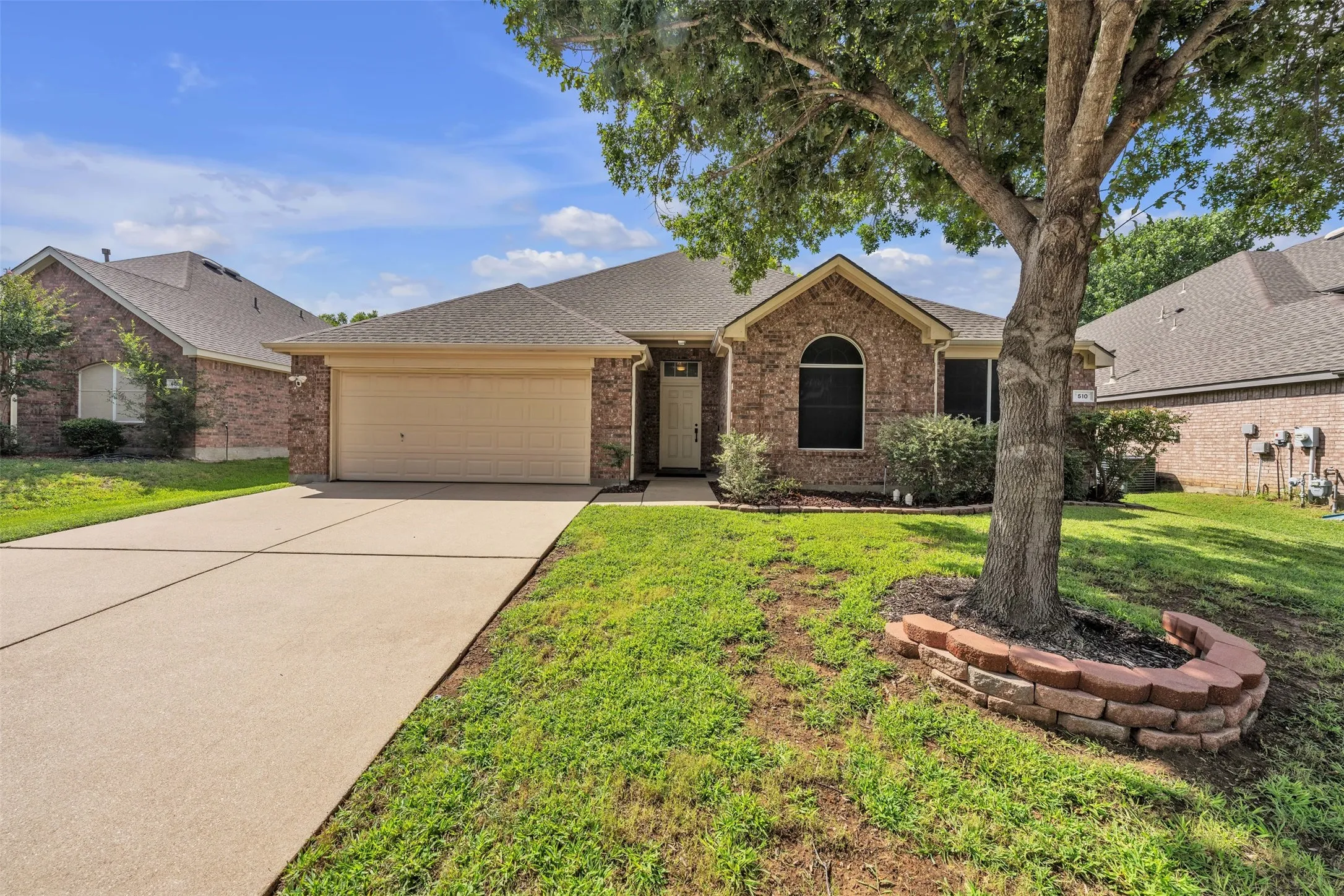 Single Family Residence For Sale in Tarrant County , 510 Dover Park Trail, Mansfield, Texas 76063, 4 Bedroom, 2 Bathroom, 2 Garage spaces, 2,057 Sqft, built in 2004, mls#21318452, Real Estate Agent in Mansfield, Homes For Sale in Tarrant county, Homes For Sale in Mansfield, Realtor in Mansfield Texas, Real Estate Brokerage Independent Realty Texas, Luminita Cordes Realtor