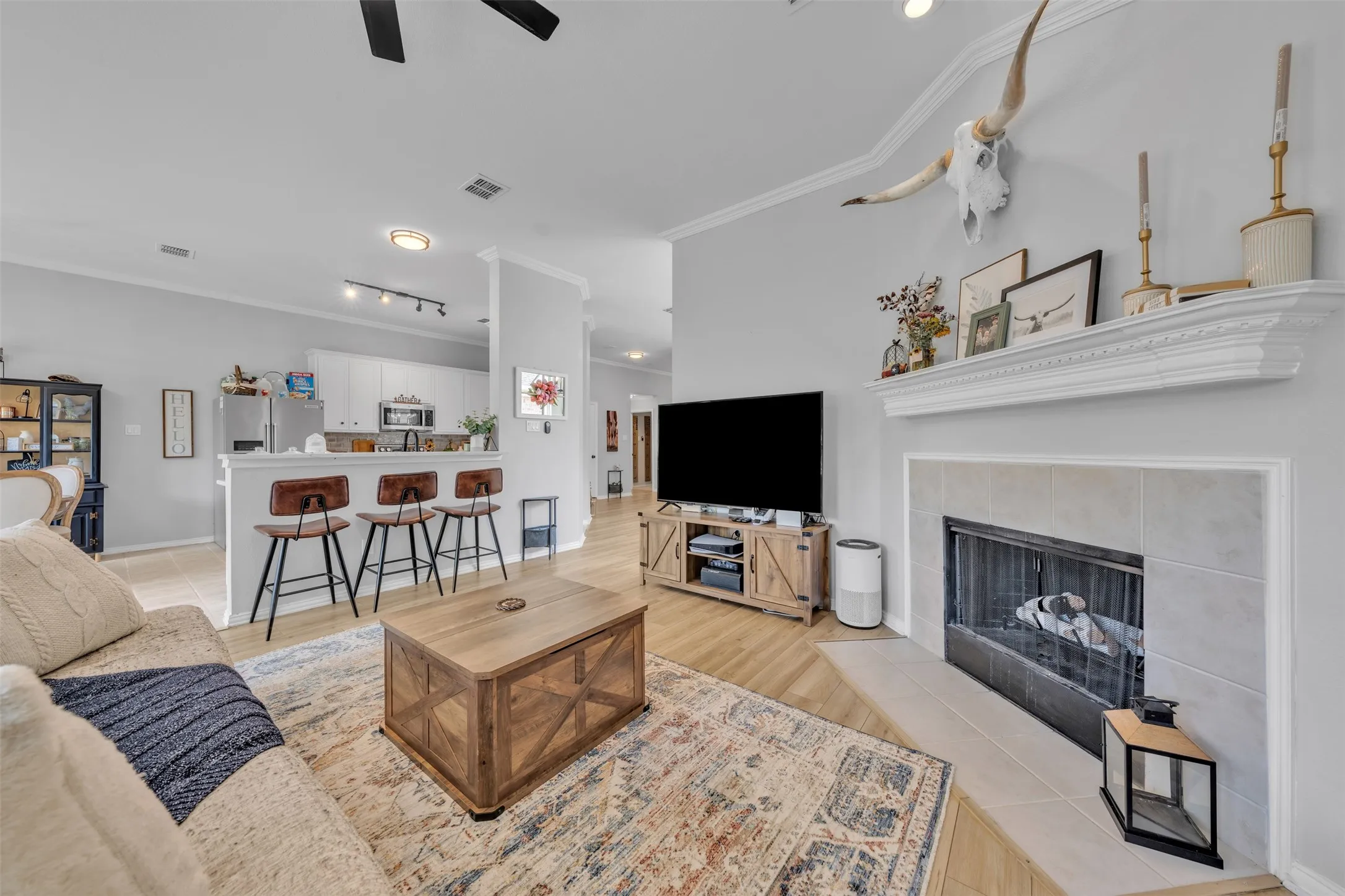 Single Family Residence For Sale in Tarrant County , 510 Dover Park Trail, Mansfield, Texas 76063, 4 Bedroom, 2 Bathroom, 2 Garage spaces, 2,057 Sqft, built in 2004, mls#21318452, Real Estate Agent in Mansfield, Homes For Sale in Tarrant county, Homes For Sale in Mansfield, Realtor in Mansfield Texas, Real Estate Brokerage Independent Realty Texas, Luminita Cordes Realtor