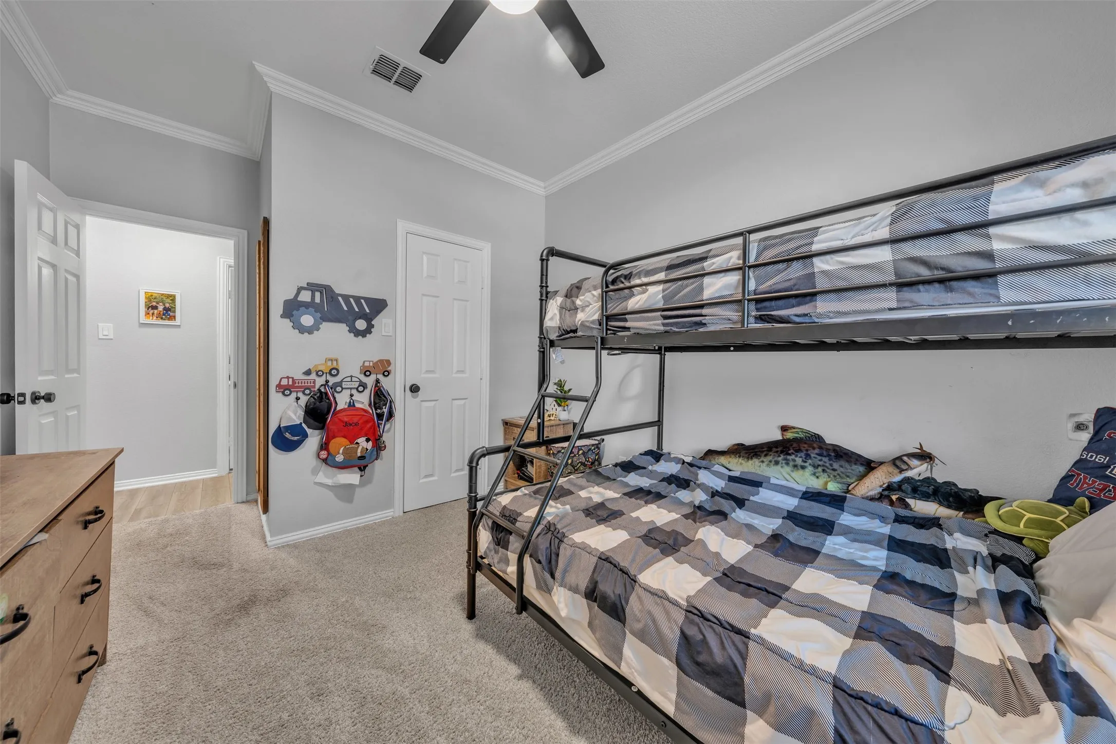 Single Family Residence For Sale in Tarrant County , 510 Dover Park Trail, Mansfield, Texas 76063, 4 Bedroom, 2 Bathroom, 2 Garage spaces, 2,057 Sqft, built in 2004, mls#21318452, Real Estate Agent in Mansfield, Homes For Sale in Tarrant county, Homes For Sale in Mansfield, Realtor in Mansfield Texas, Real Estate Brokerage Independent Realty Texas, Luminita Cordes Realtor