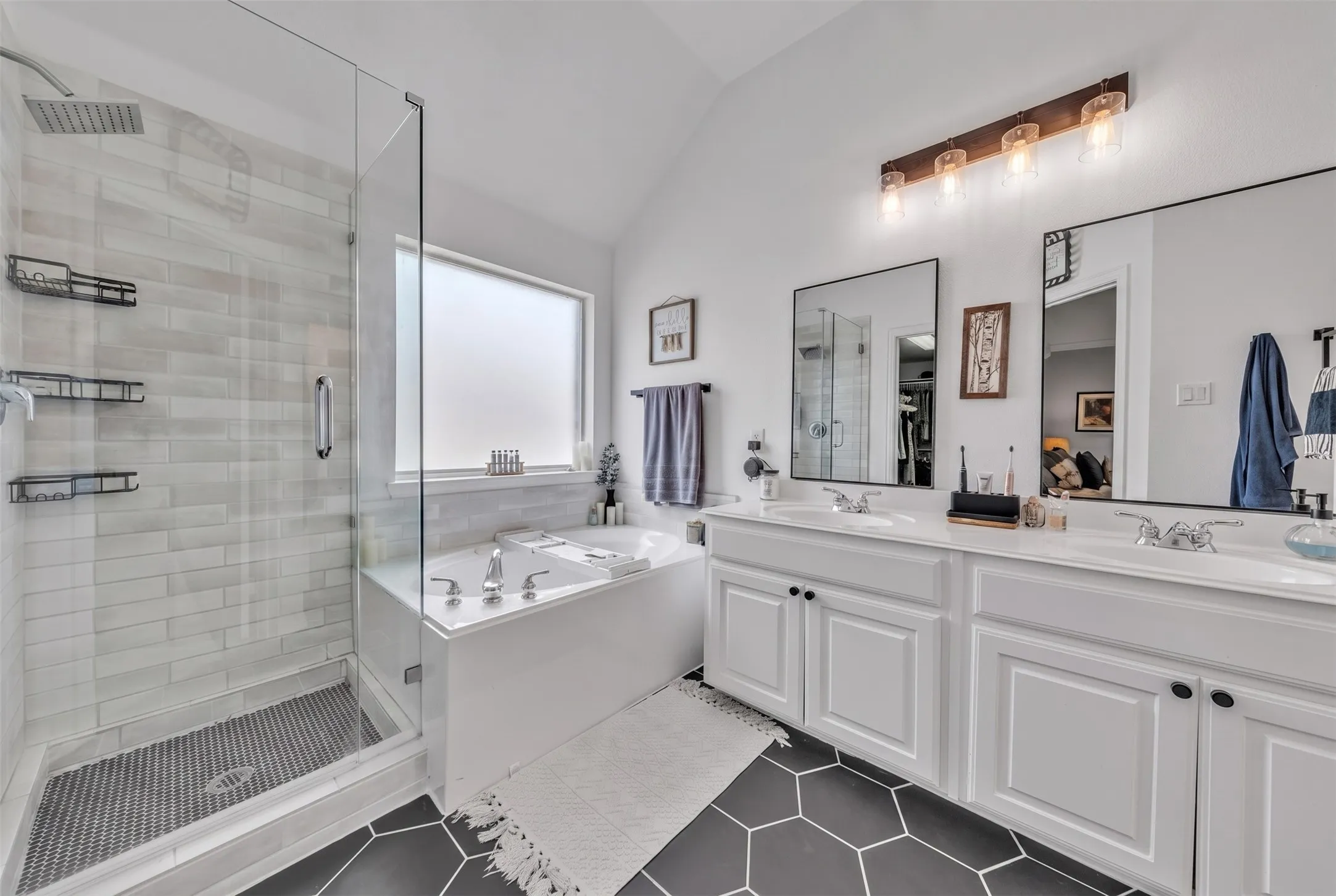 Single Family Residence For Sale in Tarrant County , 510 Dover Park Trail, Mansfield, Texas 76063, 4 Bedroom, 2 Bathroom, 2 Garage spaces, 2,057 Sqft, built in 2004, mls#21318452, Real Estate Agent in Mansfield, Homes For Sale in Tarrant county, Homes For Sale in Mansfield, Realtor in Mansfield Texas, Real Estate Brokerage Independent Realty Texas, Luminita Cordes Realtor