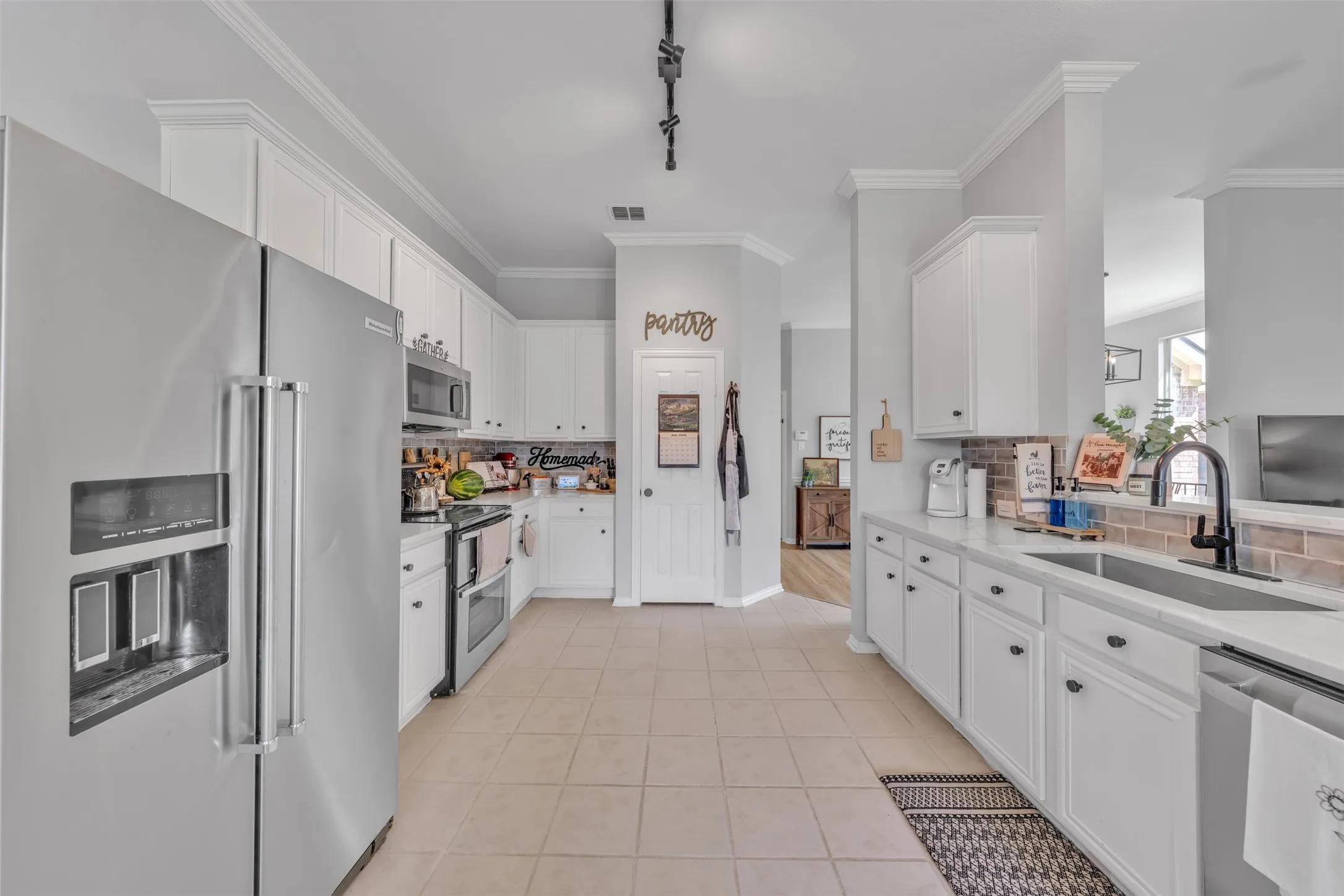 Single Family Residence For Sale in Tarrant County , 510 Dover Park Trail, Mansfield, Texas 76063, 4 Bedroom, 2 Bathroom, 2 Garage spaces, 2,057 Sqft, built in 2004, mls#21318452, Real Estate Agent in Mansfield, Homes For Sale in Tarrant county, Homes For Sale in Mansfield, Realtor in Mansfield Texas, Real Estate Brokerage Independent Realty Texas, Luminita Cordes Realtor