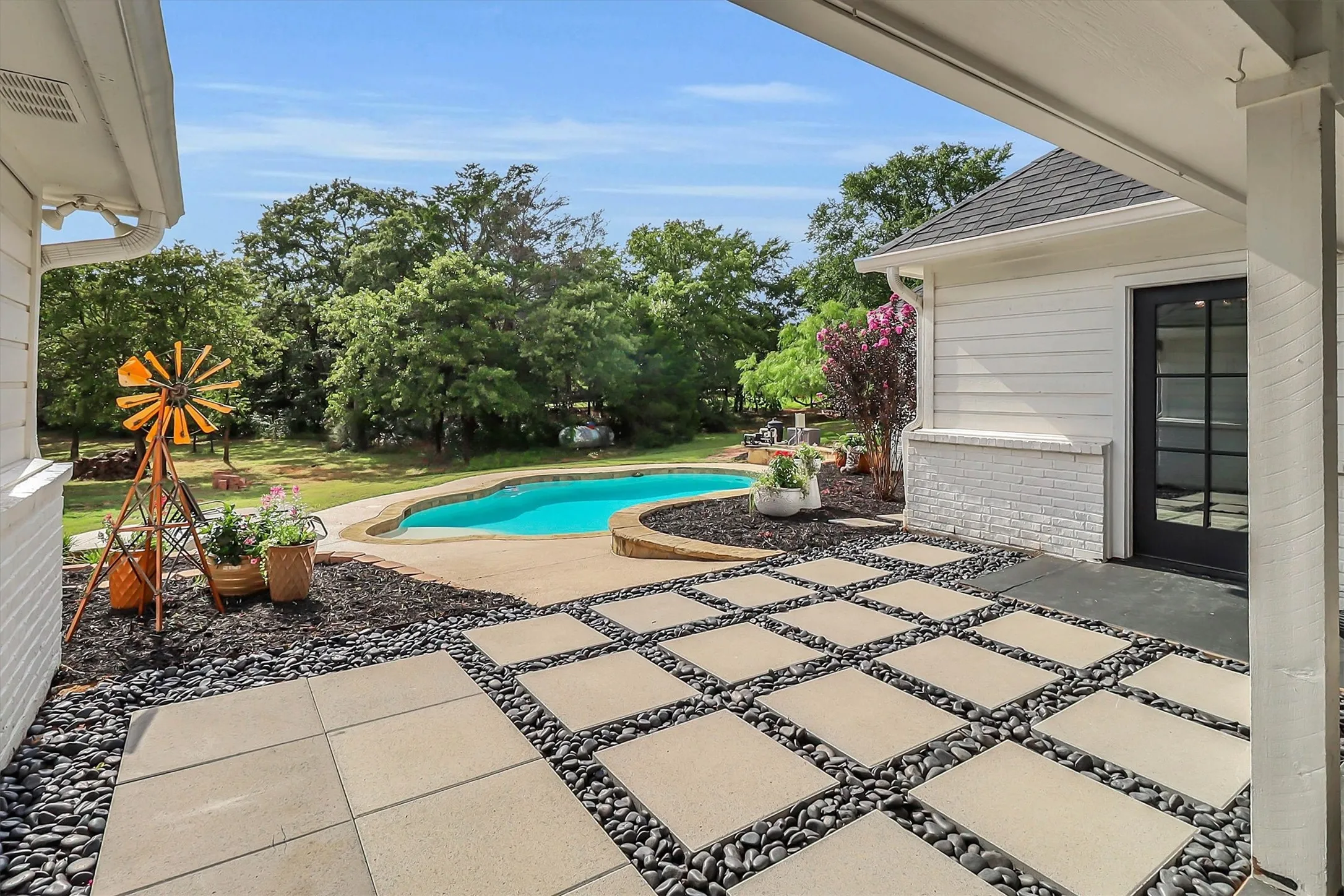 Single Family Residence For Sale in Denton County , 1901 Spring Mountain Road, Cross Roads, Texas 76227, 4 Bedroom, 4 Bathroom, 3 Garage spaces, 3,400 Sqft, built in 2006, mls#21330237, Real Estate Agent in Cross Roads, Homes For Sale in Denton county, Homes For Sale in Cross Roads, Realtor in Cross Roads Texas, Real Estate Brokerage Independent Realty Texas, Luminita Cordes Realtor